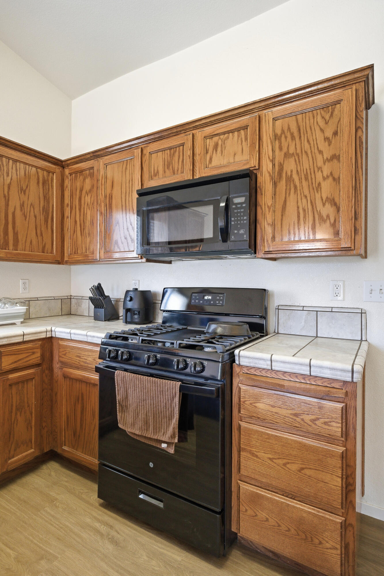 7337 Ashworth Ave, Visalia, CA 93291