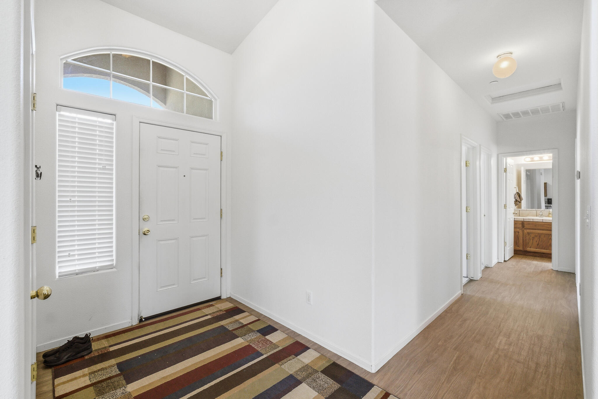 7337 Ashworth Ave, Visalia, CA 93291