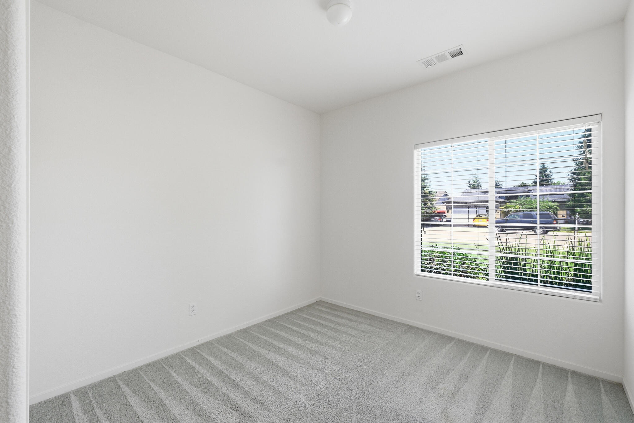 7337 Ashworth Ave, Visalia, CA 93291