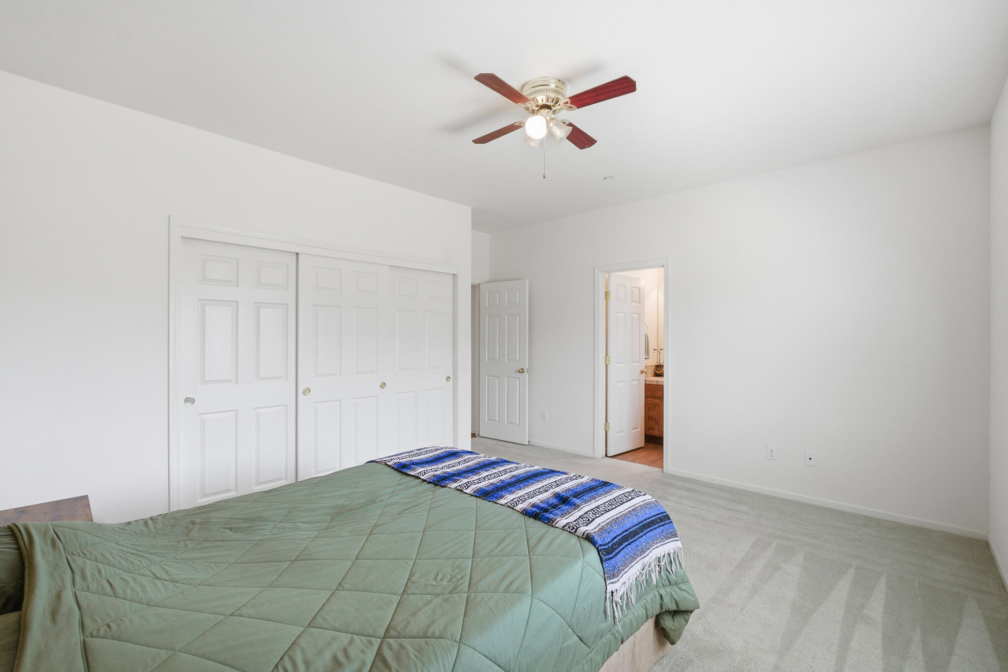 7337 Ashworth Ave, Visalia, CA 93291