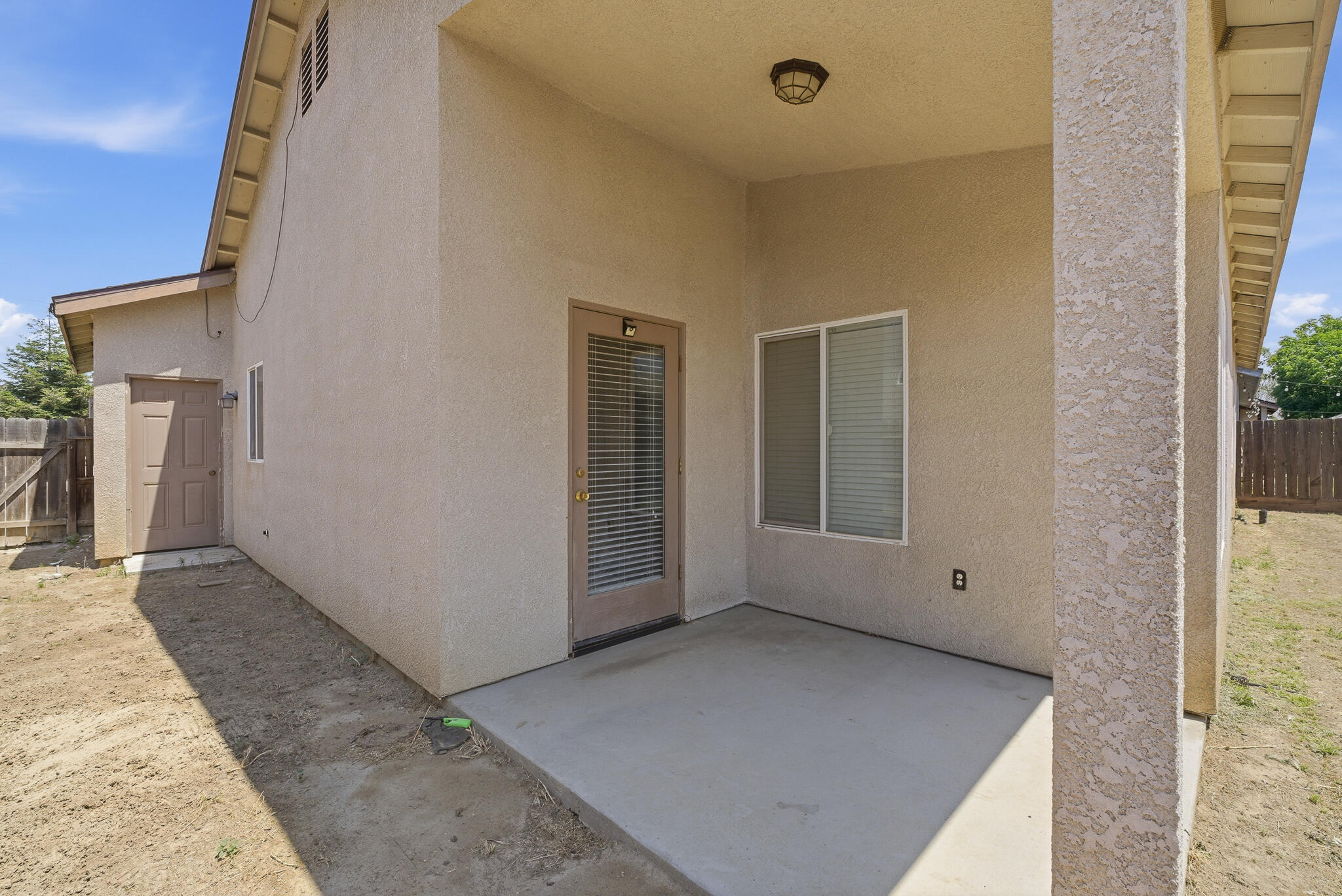 7337 Ashworth Ave, Visalia, CA 93291