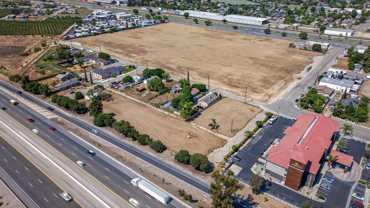 312 W Tuolumne St, Fowler, CA 93625