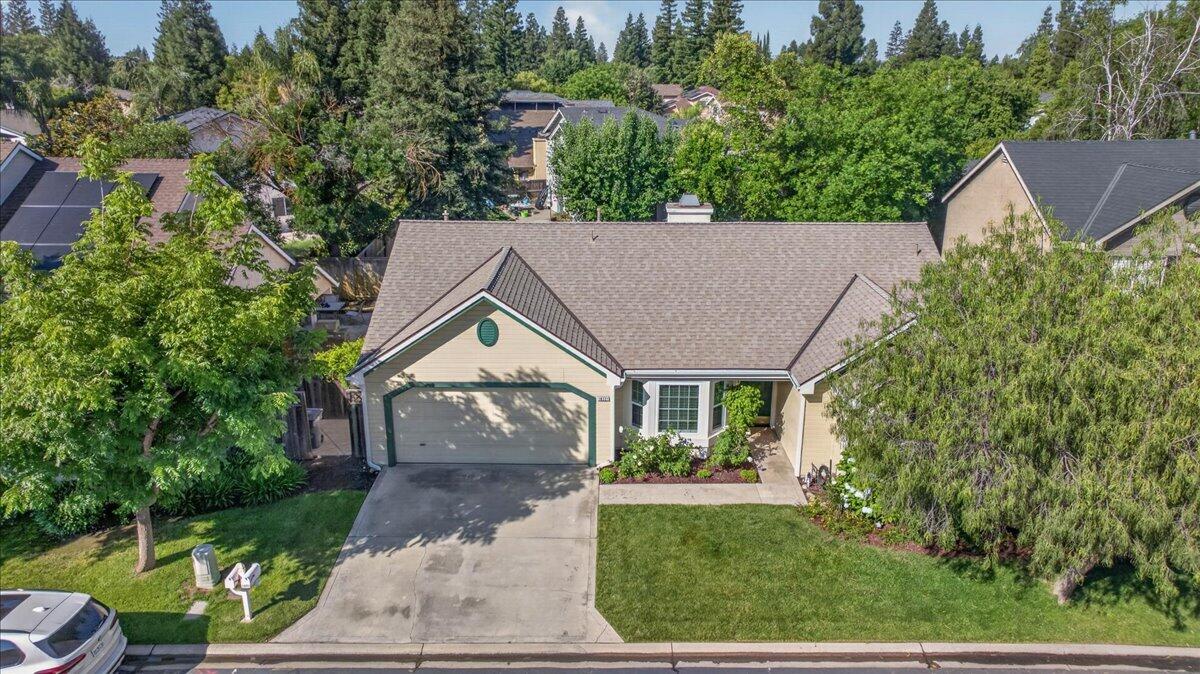 10771 N Windham Bay Cir, Fresno, CA 93730
