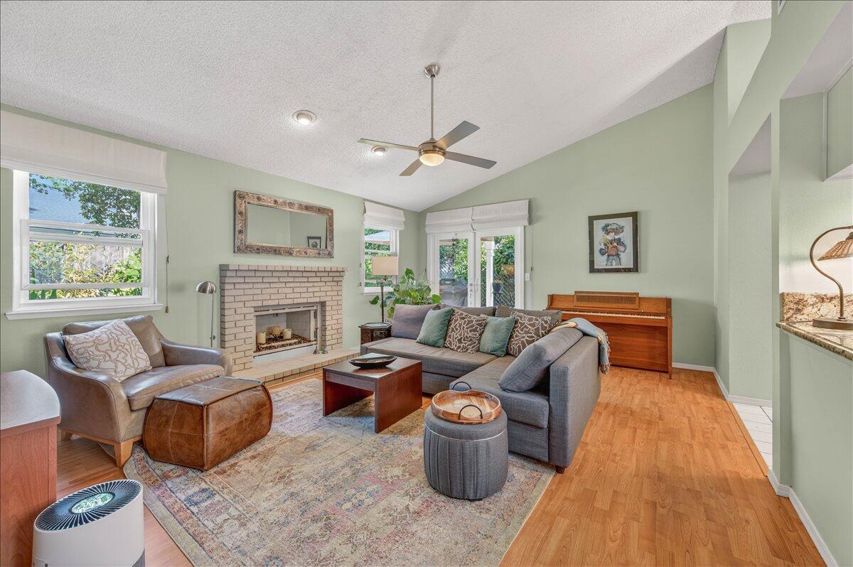 10771 N Windham Bay Cir, Fresno, CA 93730