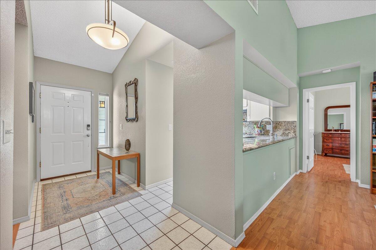 10771 N Windham Bay Cir, Fresno, CA 93730