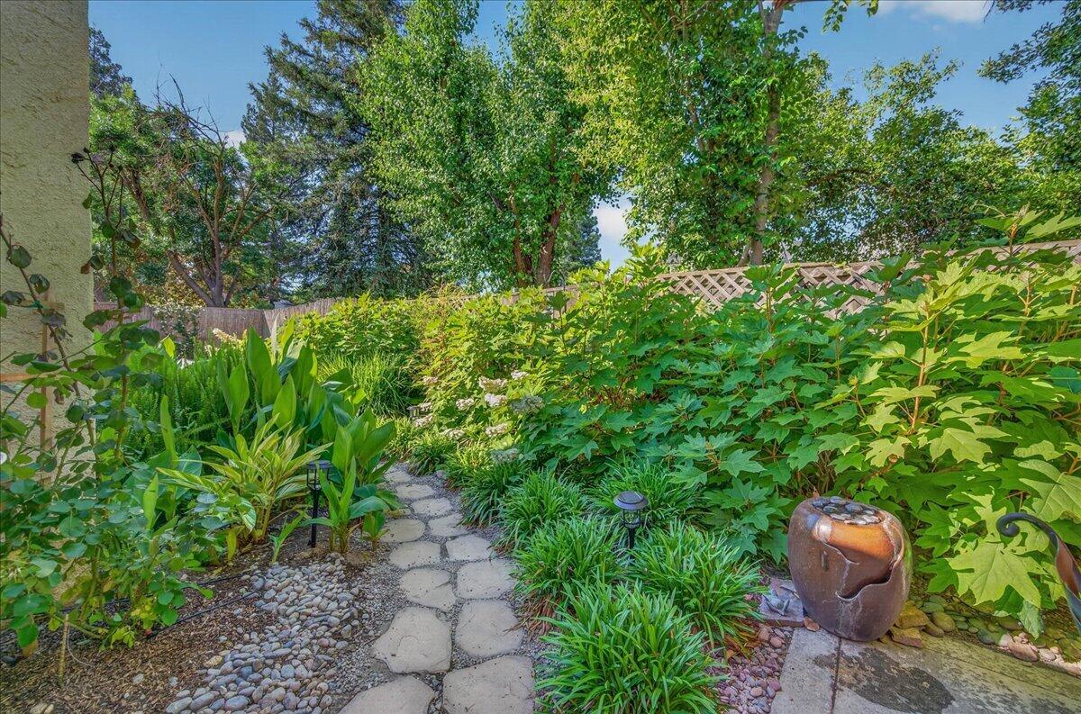 10771 N Windham Bay Cir, Fresno, CA 93730