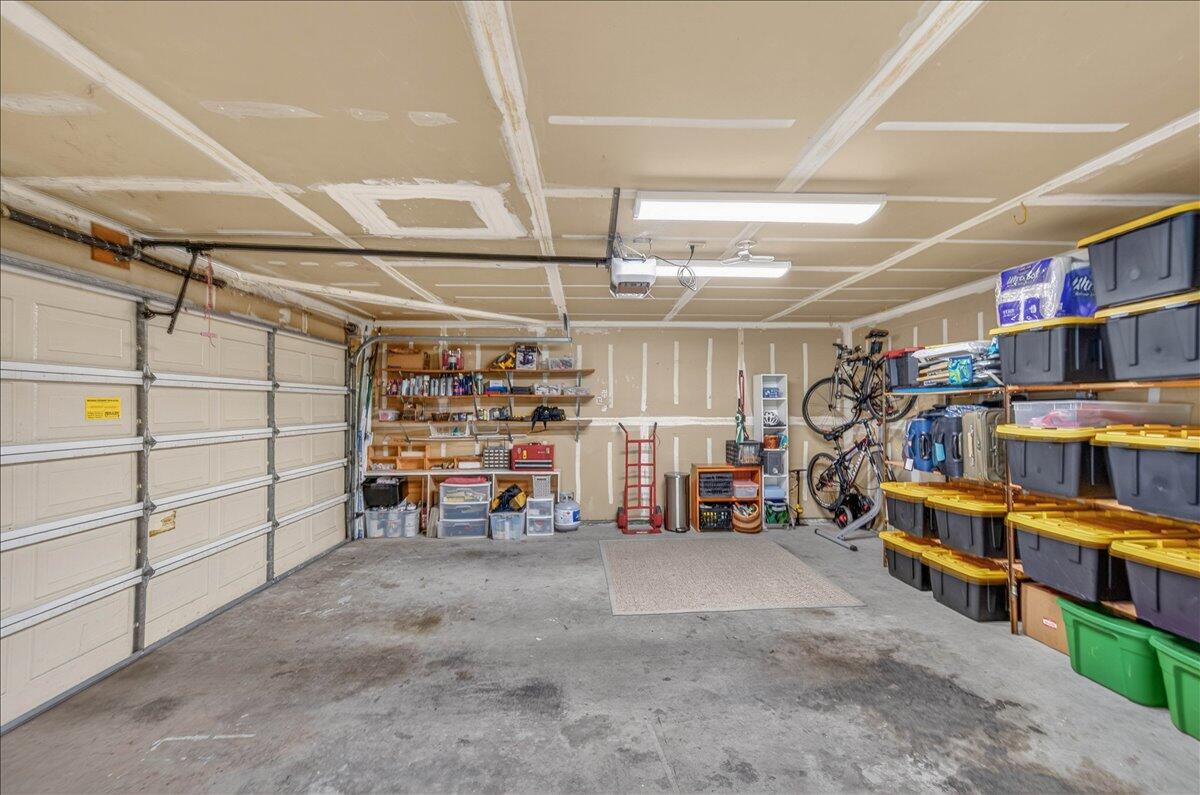 10771 N Windham Bay Cir, Fresno, CA 93730