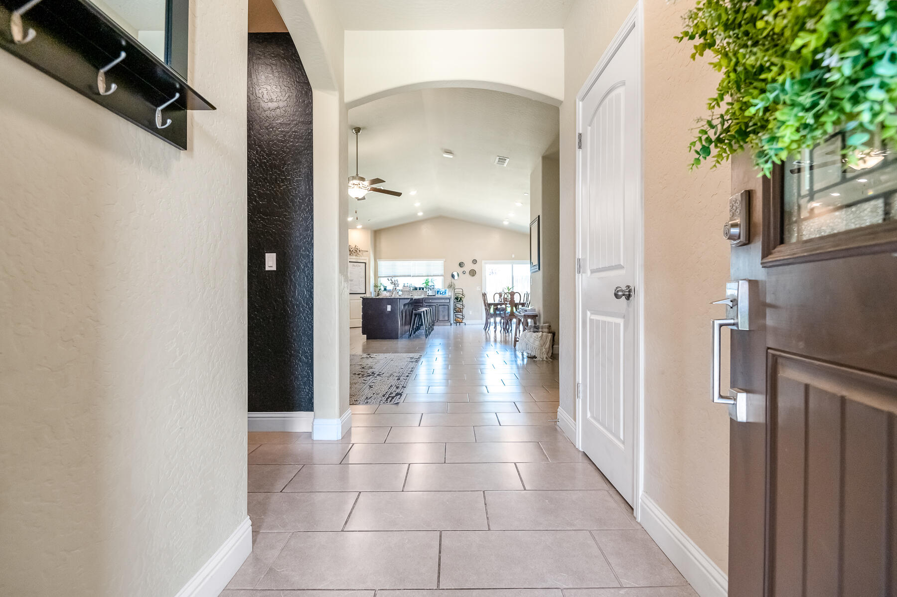 3632 E Meadow Ct, Visalia, CA 93292