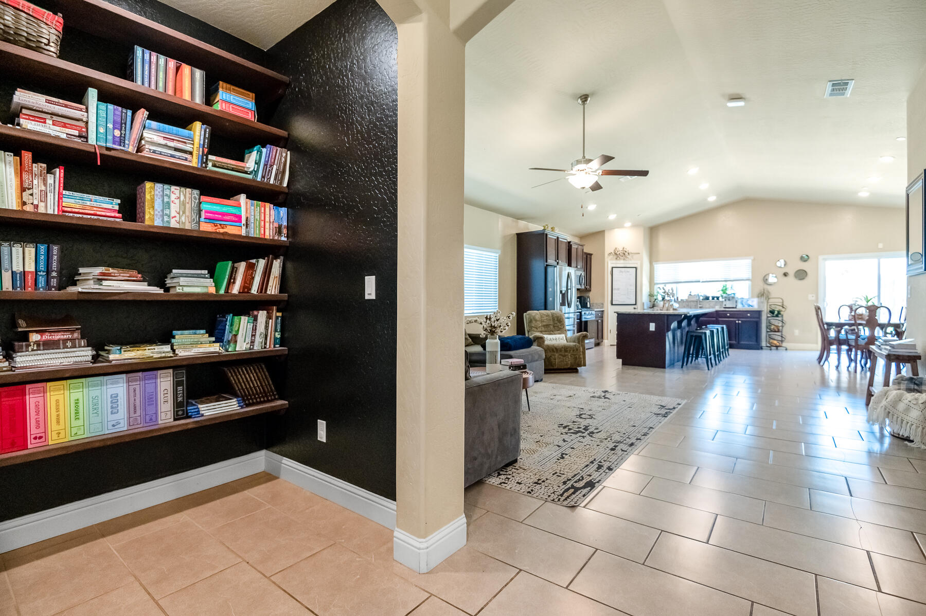 3632 E Meadow Ct, Visalia, CA 93292