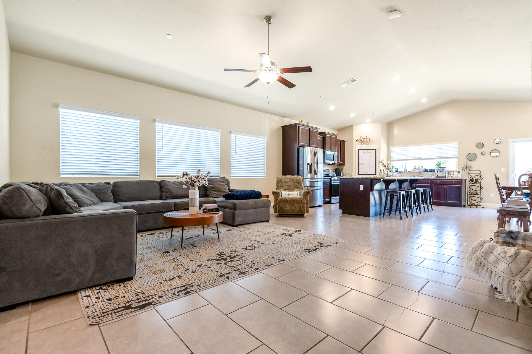 3632 E Meadow Ct, Visalia, CA 93292