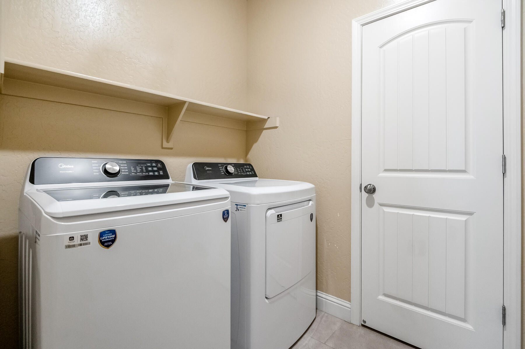 3632 E Meadow Ct, Visalia, CA 93292