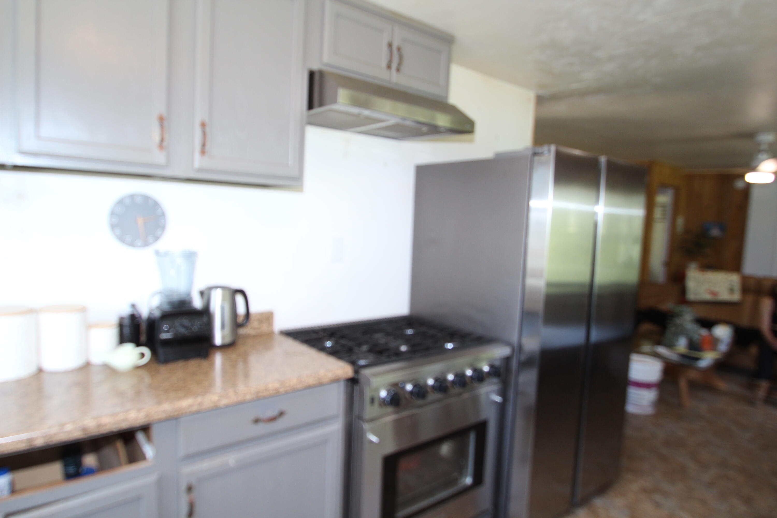 427 Sutherland, Springville, CA 93265