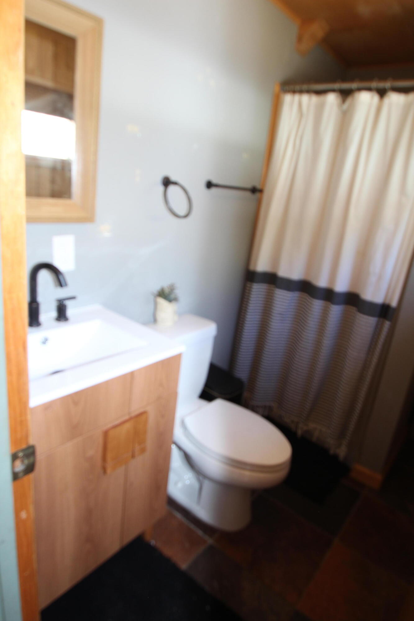 427 Sutherland, Springville, CA 93265