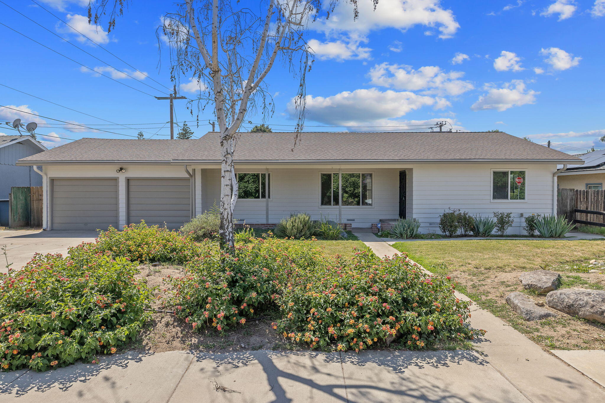 461 N Cottage St, Porterville, CA 93257
