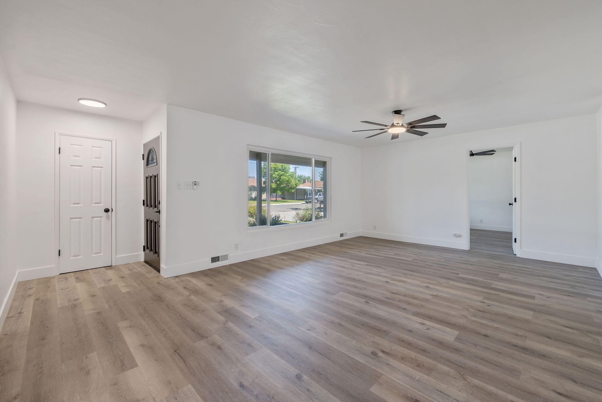 461 N Cottage St, Porterville, CA 93257