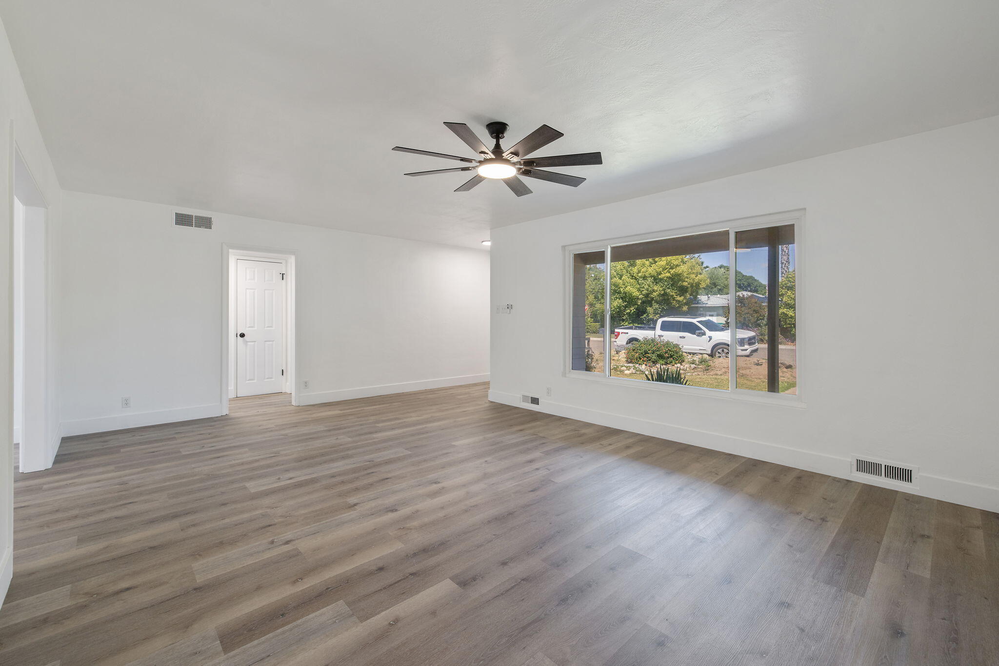 461 N Cottage St, Porterville, CA 93257