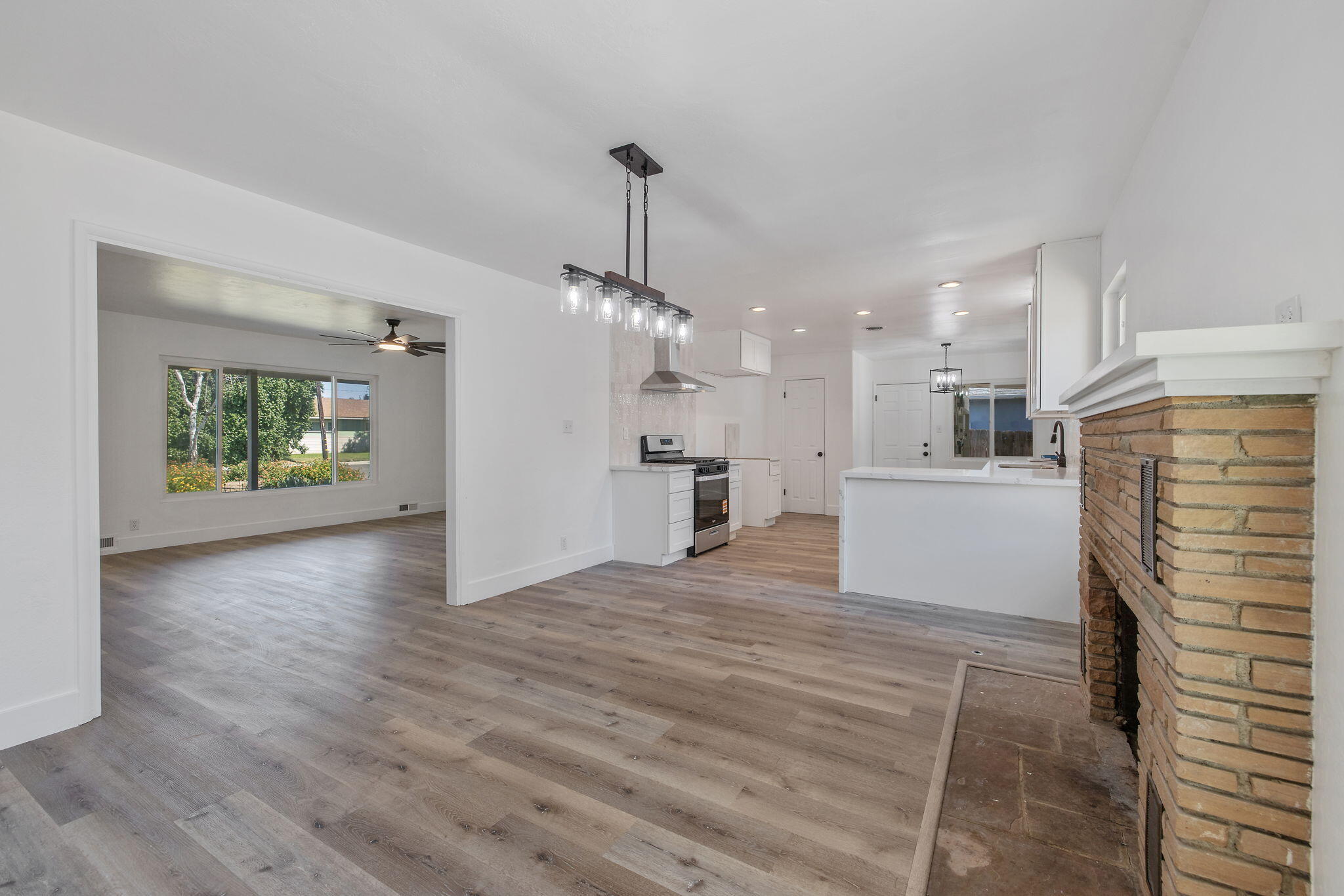461 N Cottage St, Porterville, CA 93257