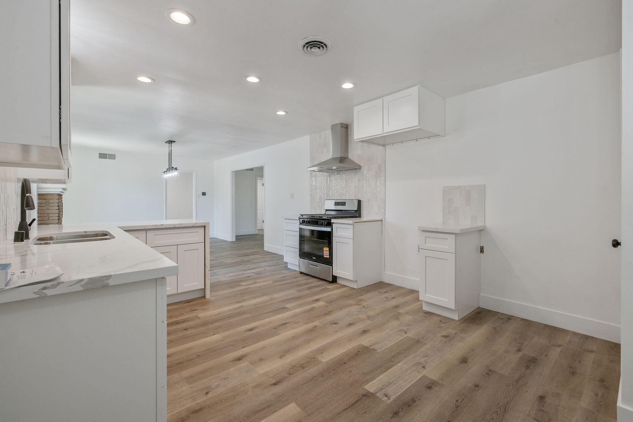 461 N Cottage St, Porterville, CA 93257