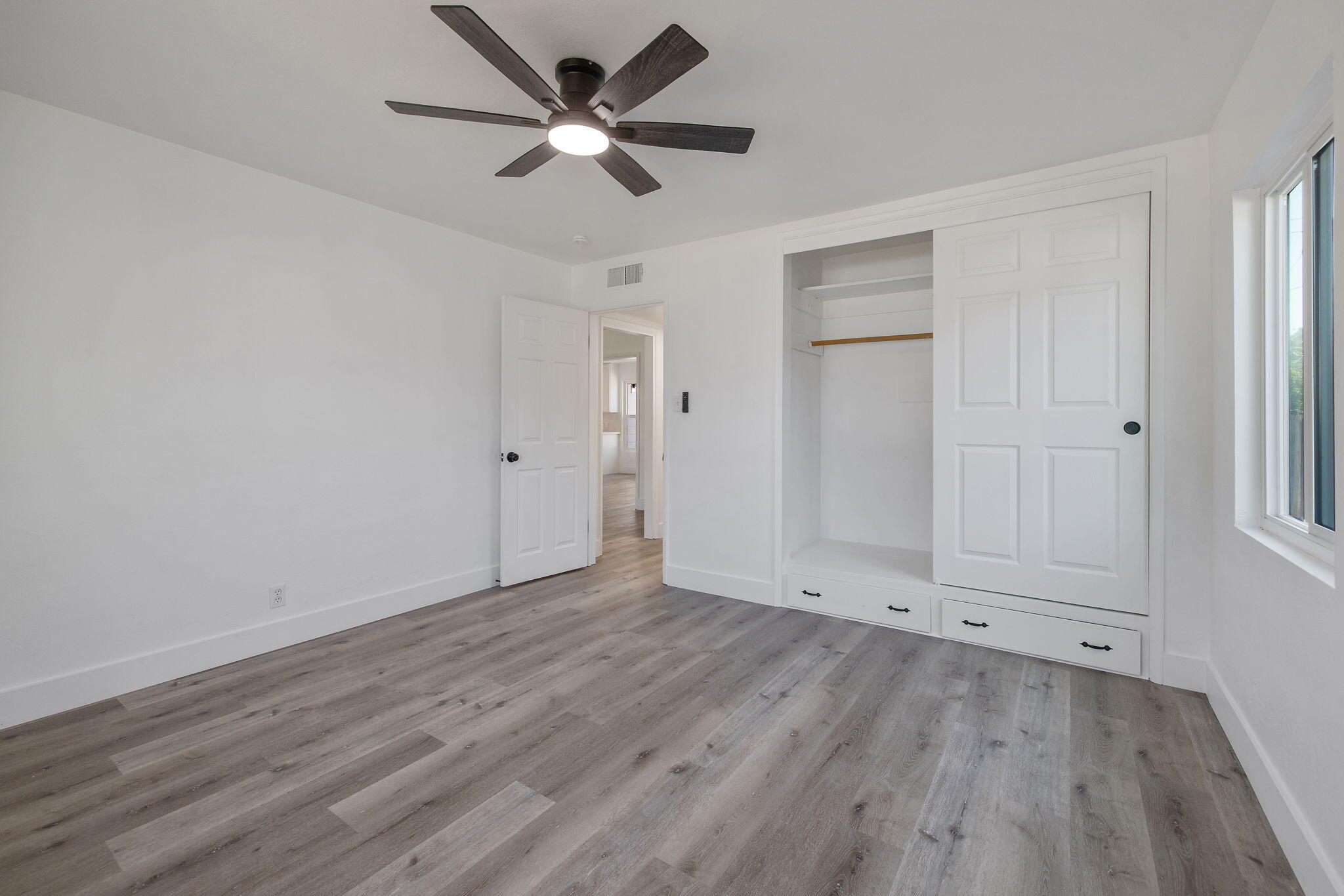 461 N Cottage St, Porterville, CA 93257