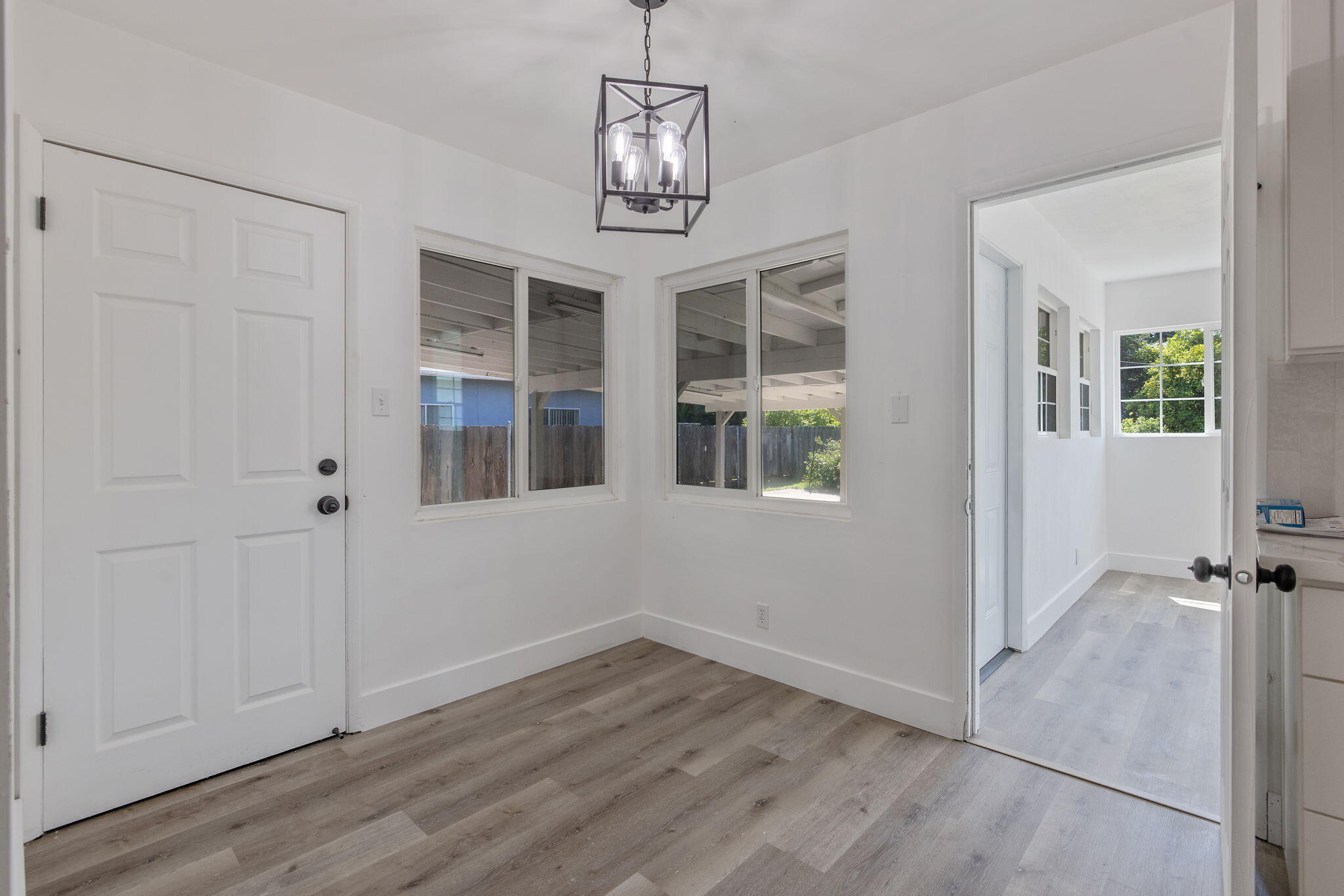 461 N Cottage St, Porterville, CA 93257