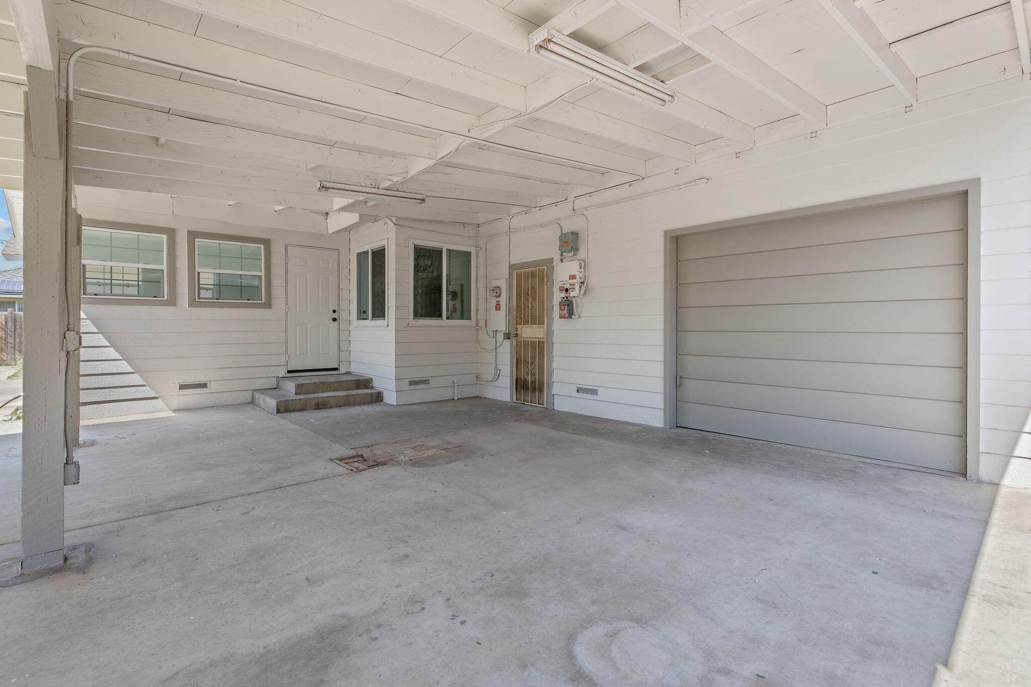 461 N Cottage St, Porterville, CA 93257