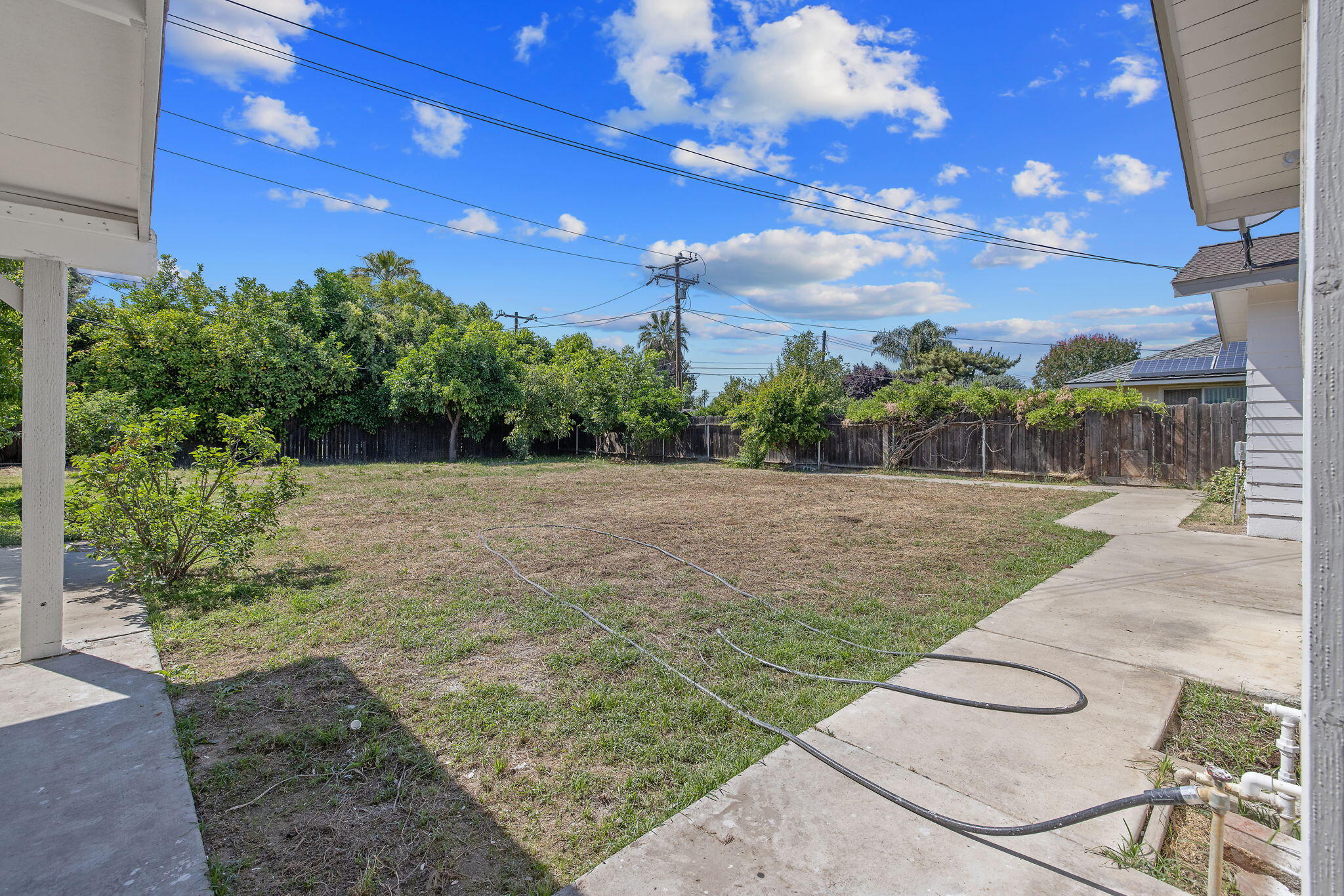 461 N Cottage St, Porterville, CA 93257