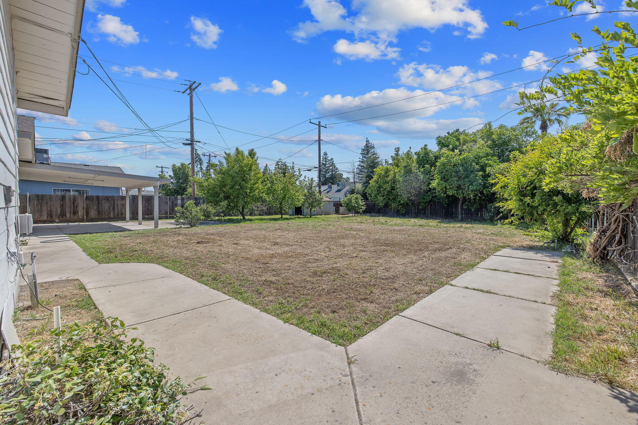461 N Cottage St, Porterville, CA 93257