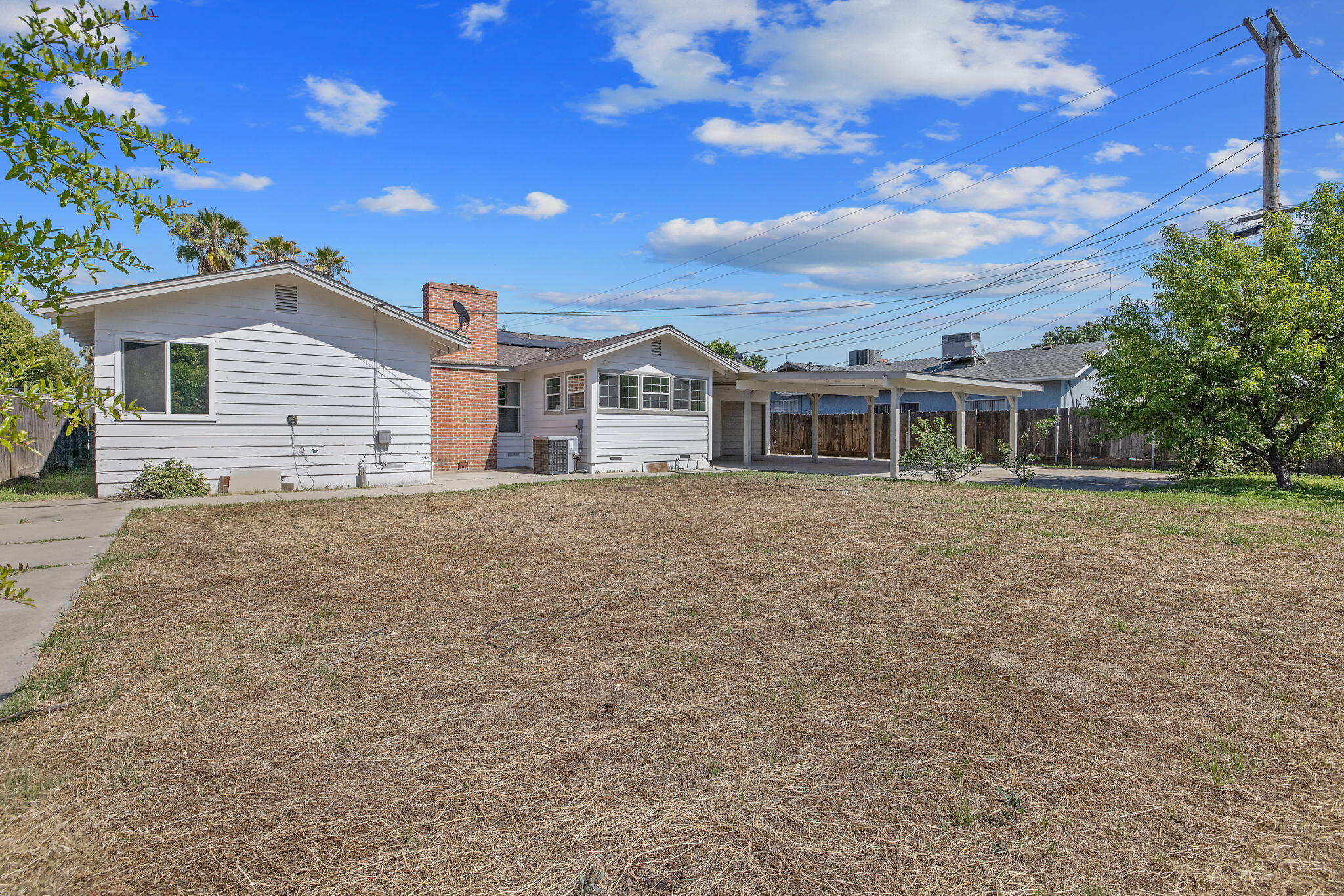 461 N Cottage St, Porterville, CA 93257
