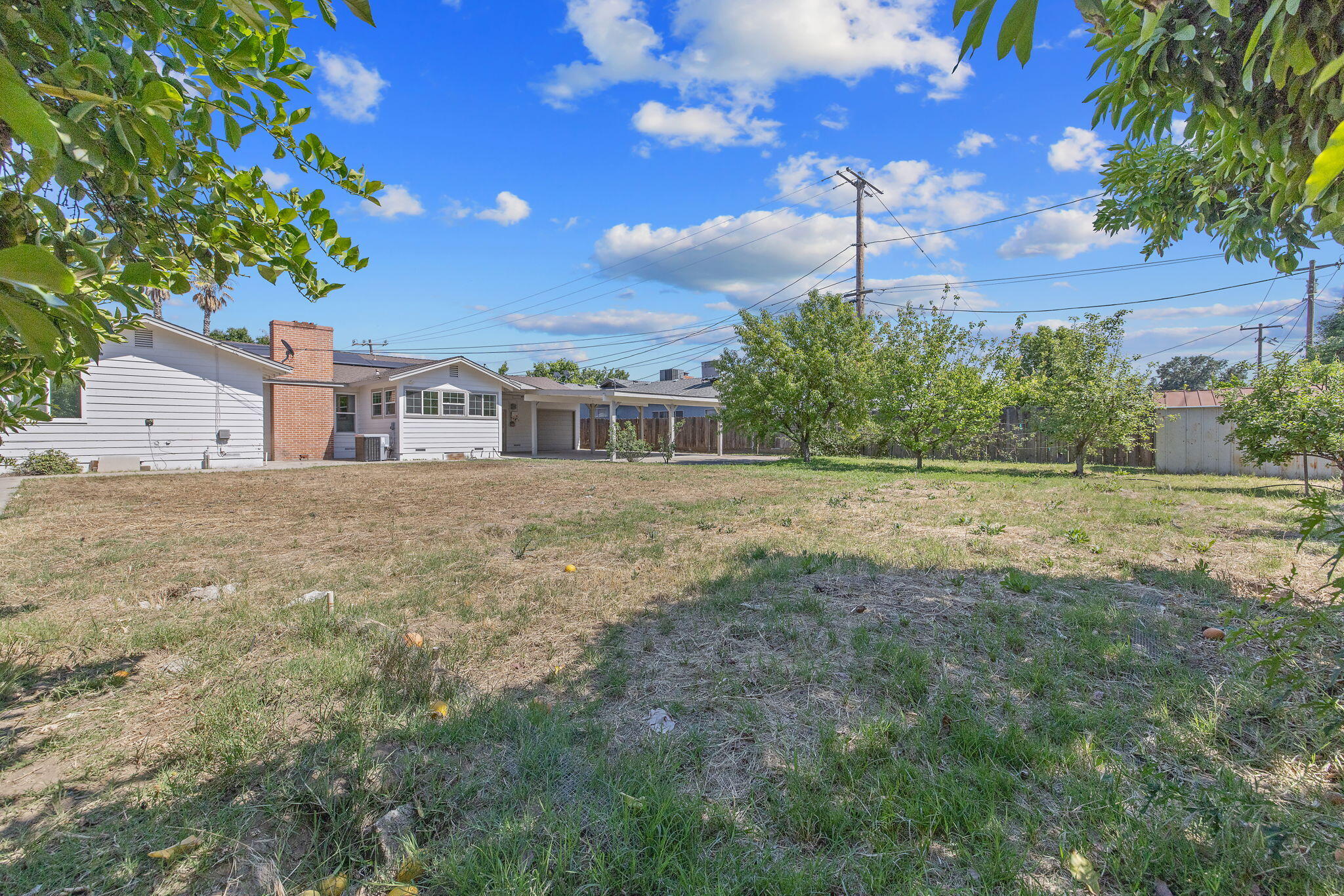 461 N Cottage St, Porterville, CA 93257