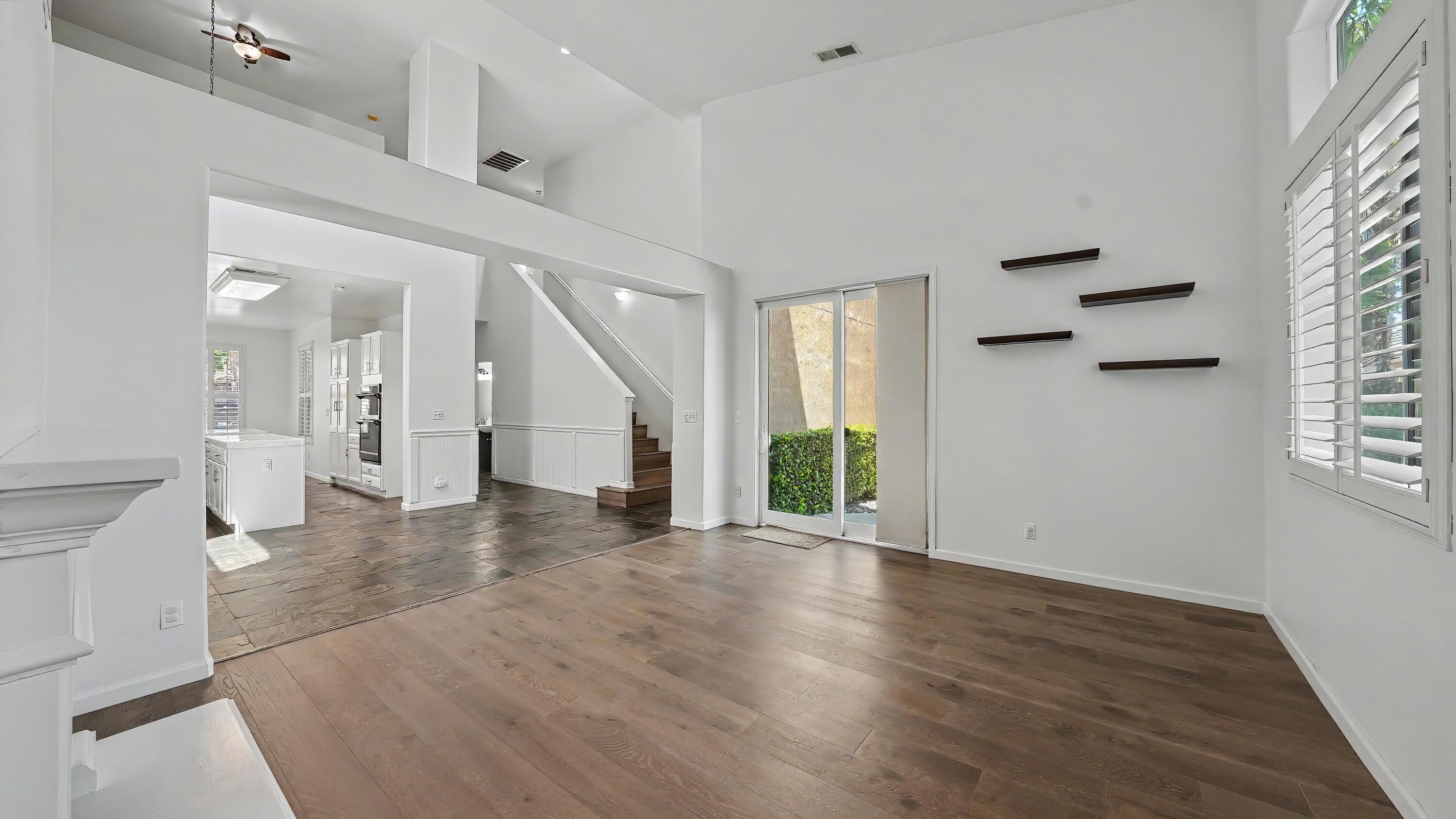 1534 N Oliveto Ct, Visalia, CA 93291