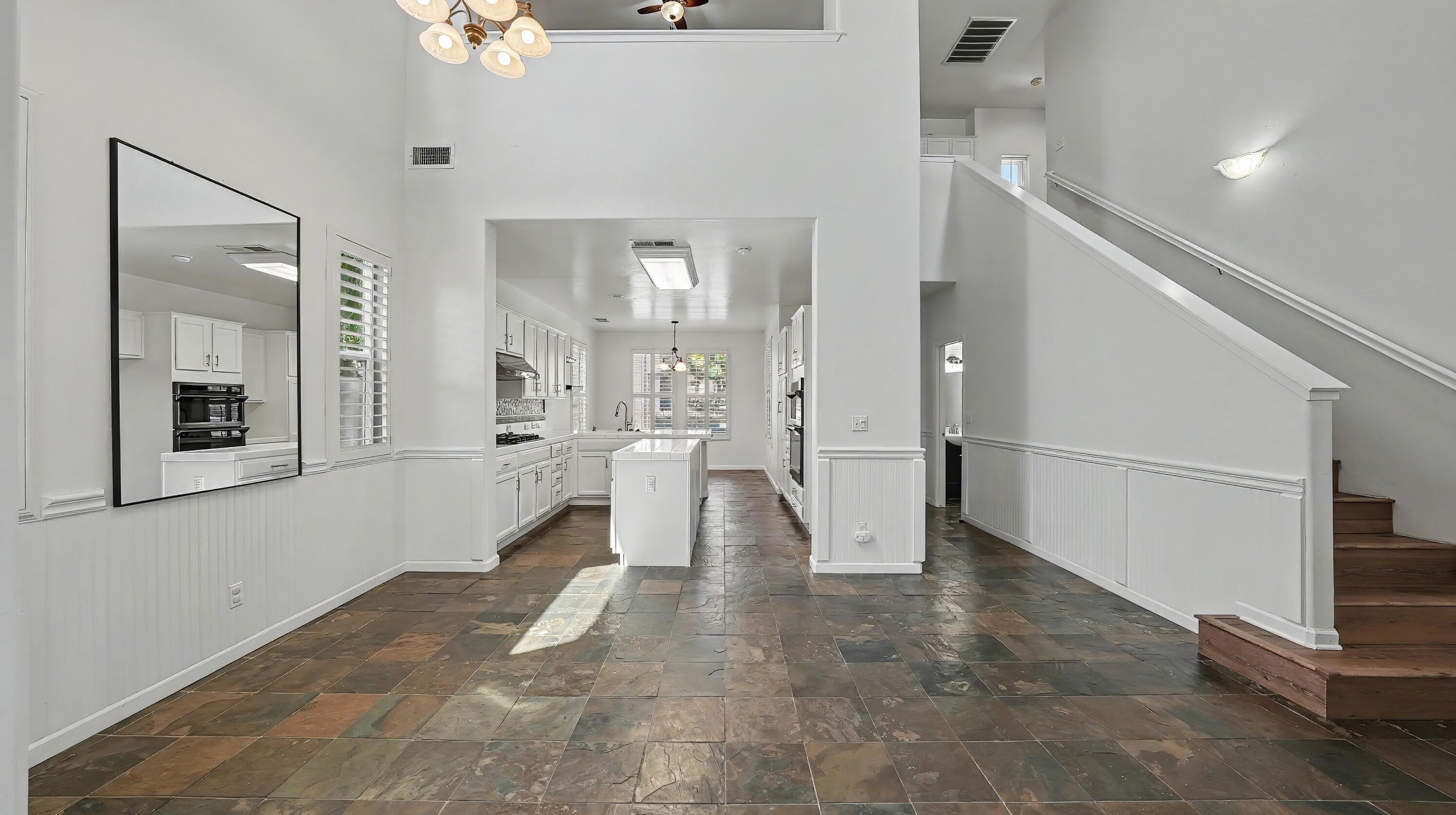 1534 N Oliveto Ct, Visalia, CA 93291