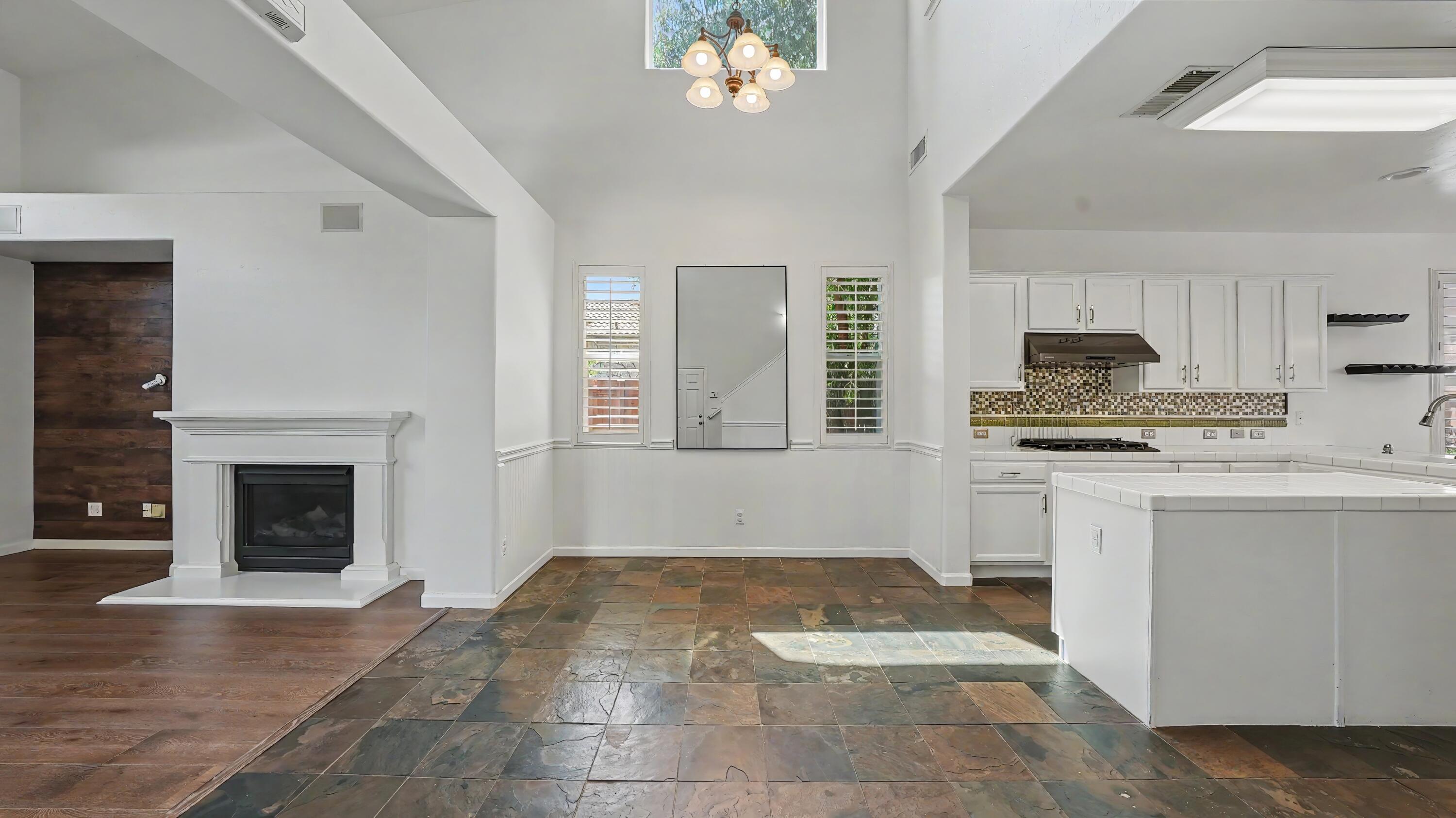 1534 N Oliveto Ct, Visalia, CA 93291