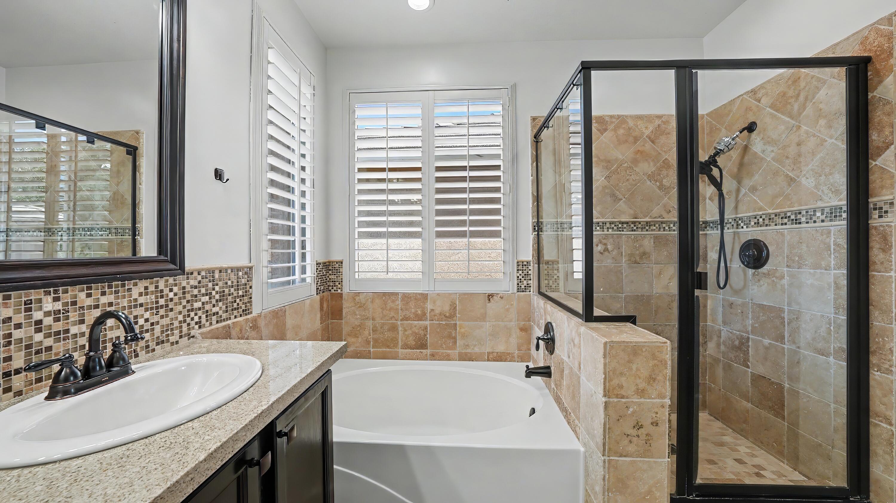 1534 N Oliveto Ct, Visalia, CA 93291