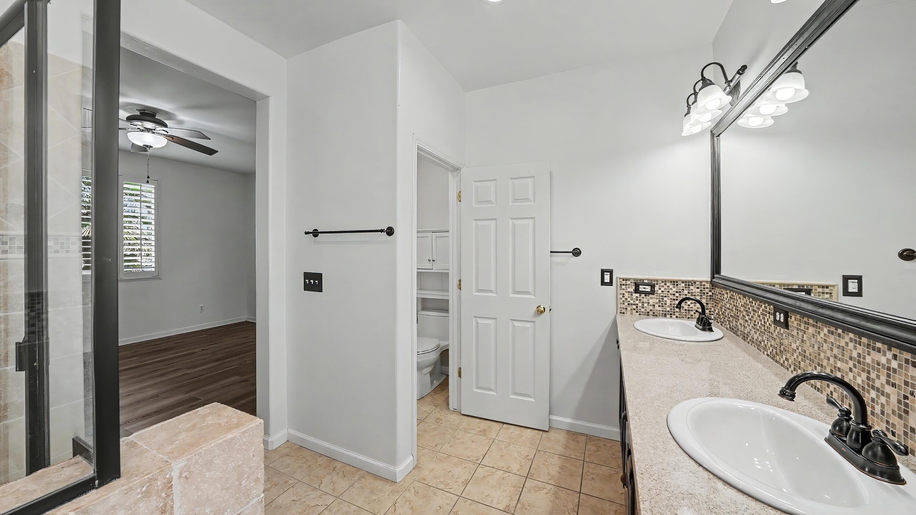 1534 N Oliveto Ct, Visalia, CA 93291