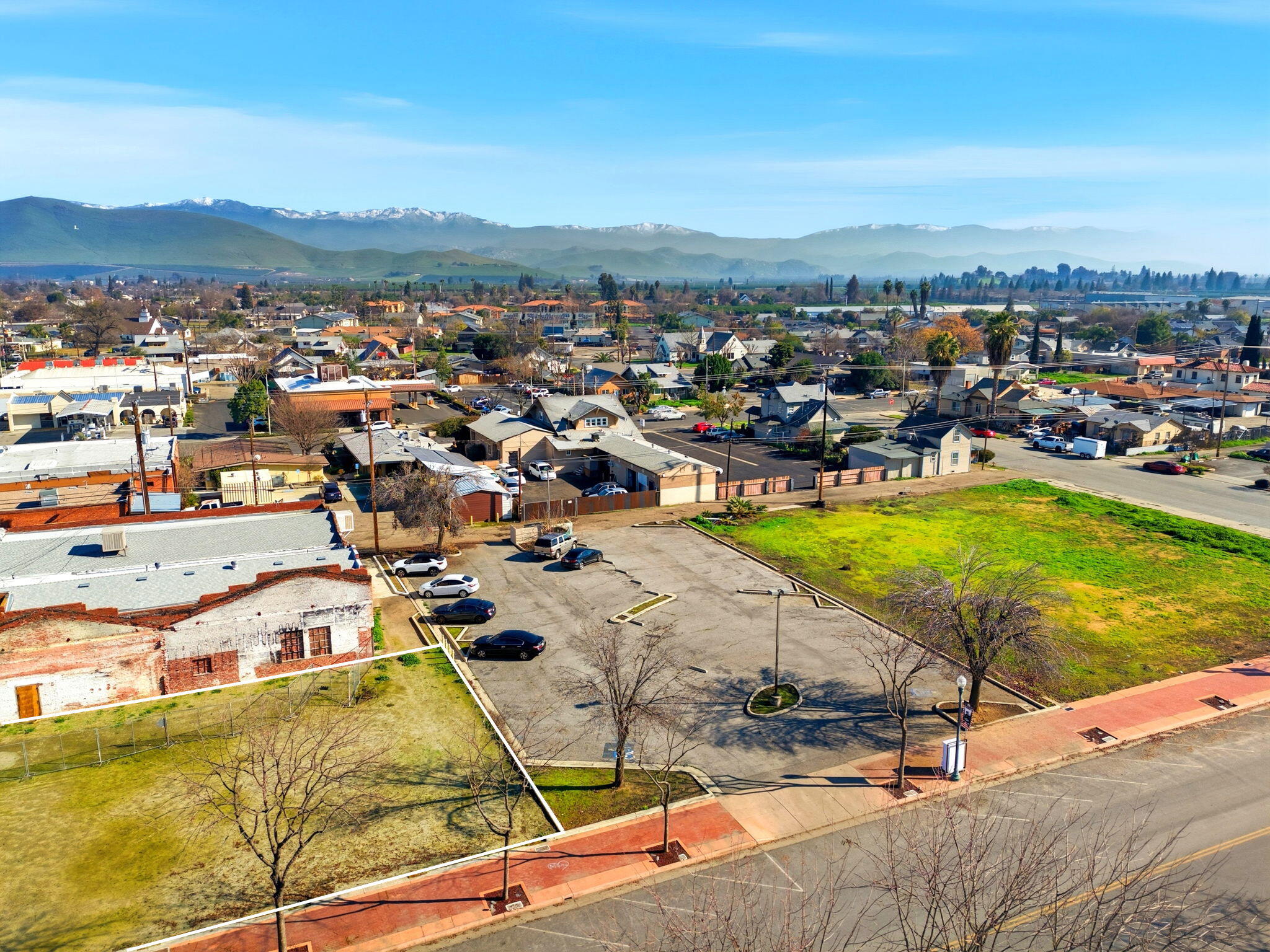 100 E Honolulu St, Lindsay, CA 93247