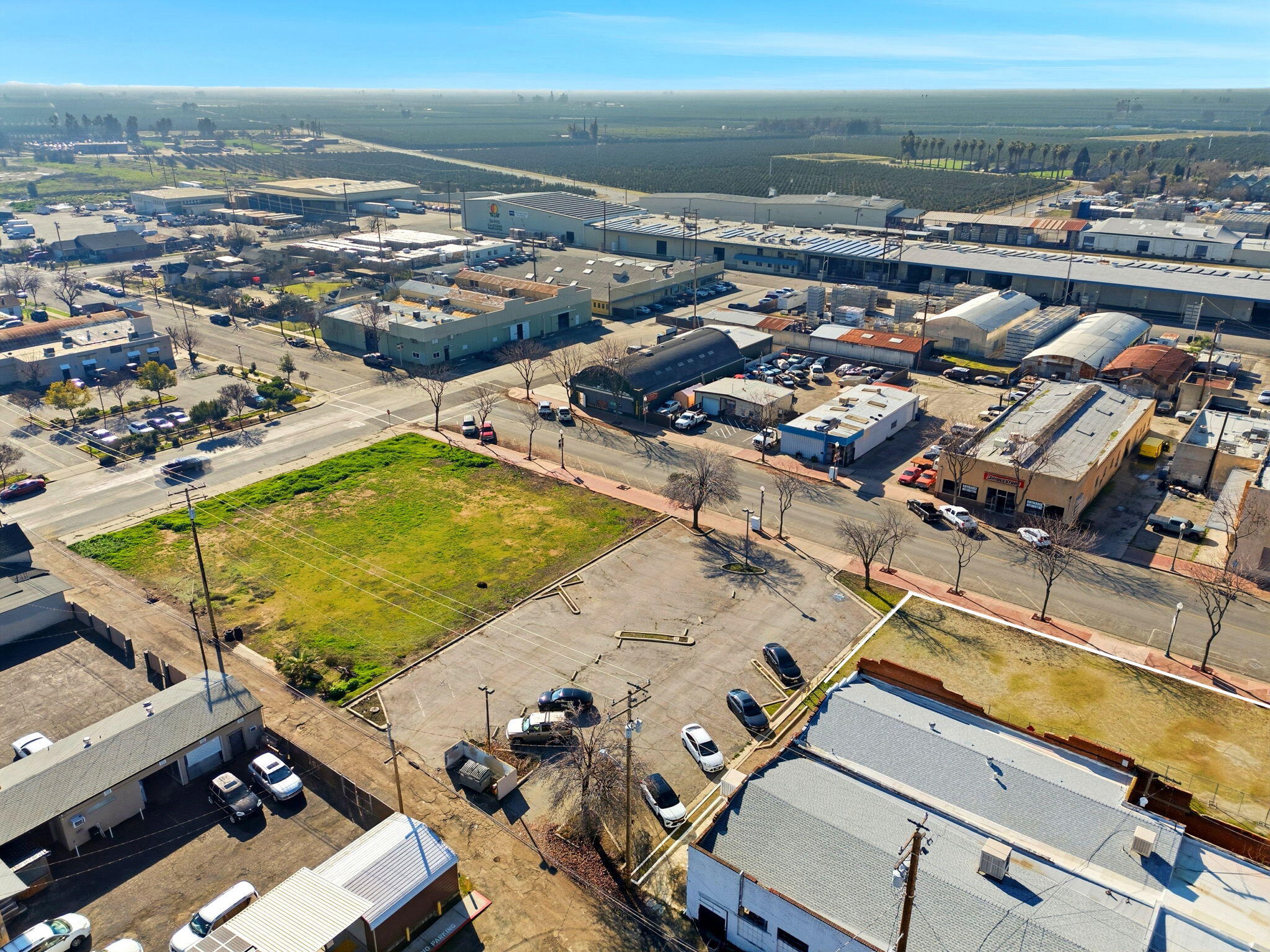 100 E Honolulu St, Lindsay, CA 93247