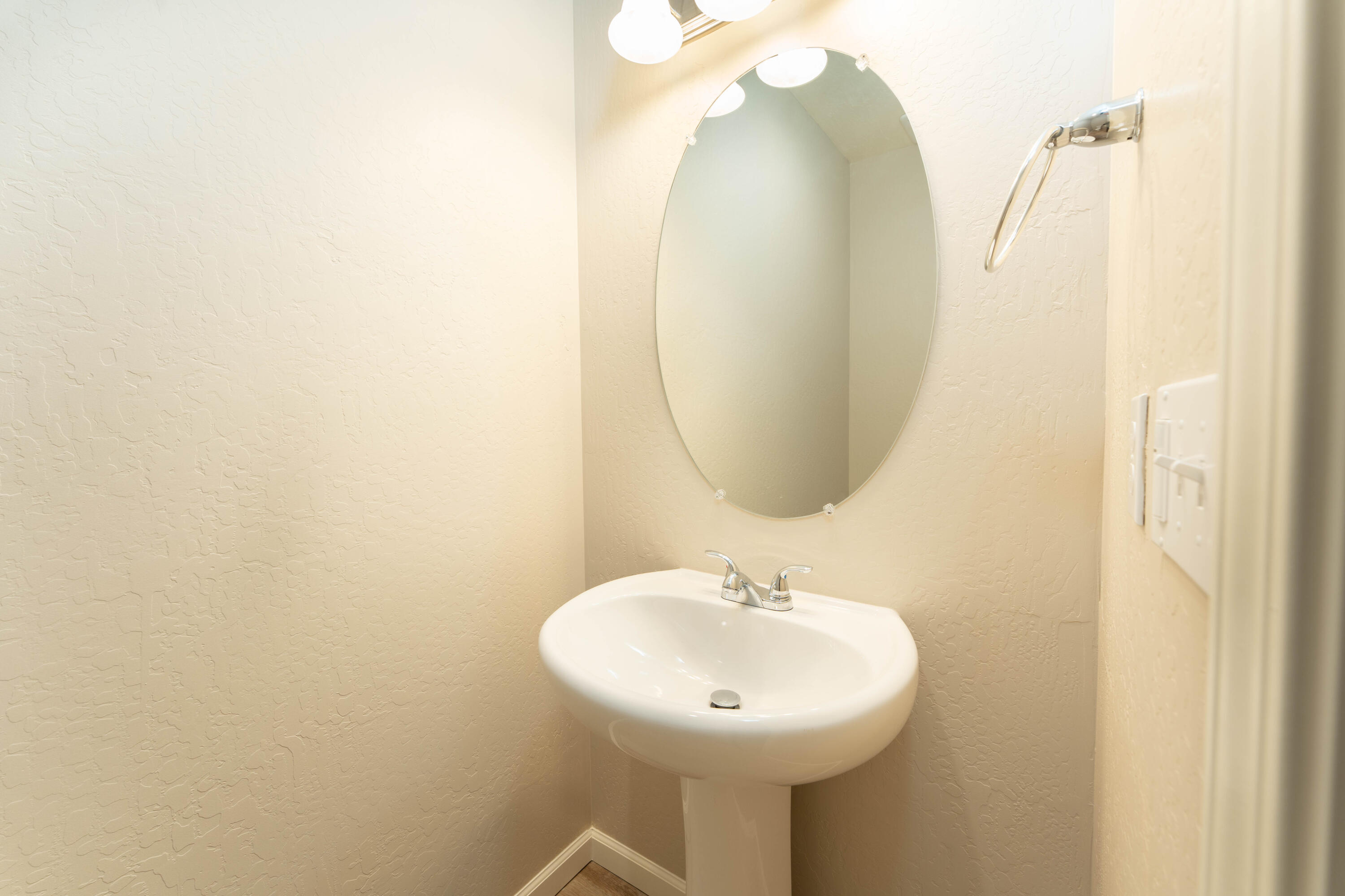 30480 Bellwood Rd, Visalia, CA 93291