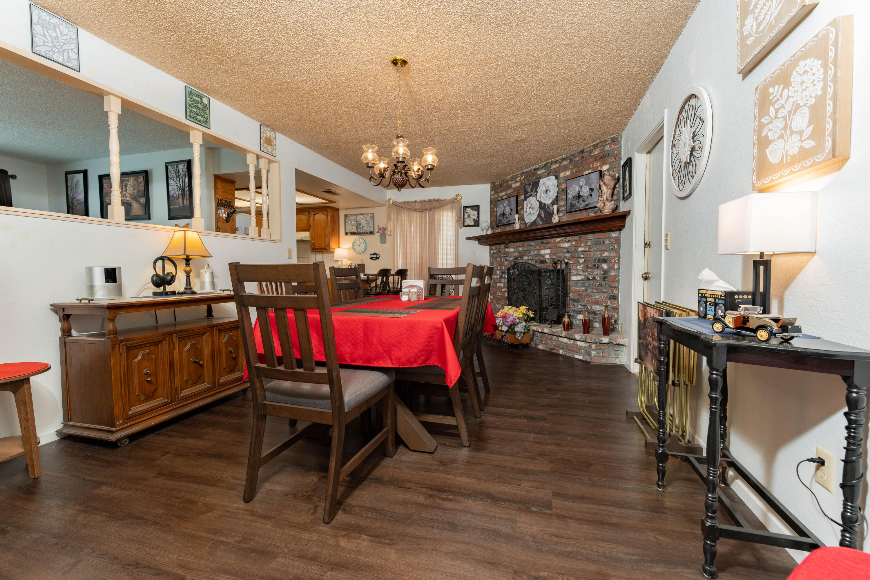 1681 W Wall Ln, Porterville, CA 93257