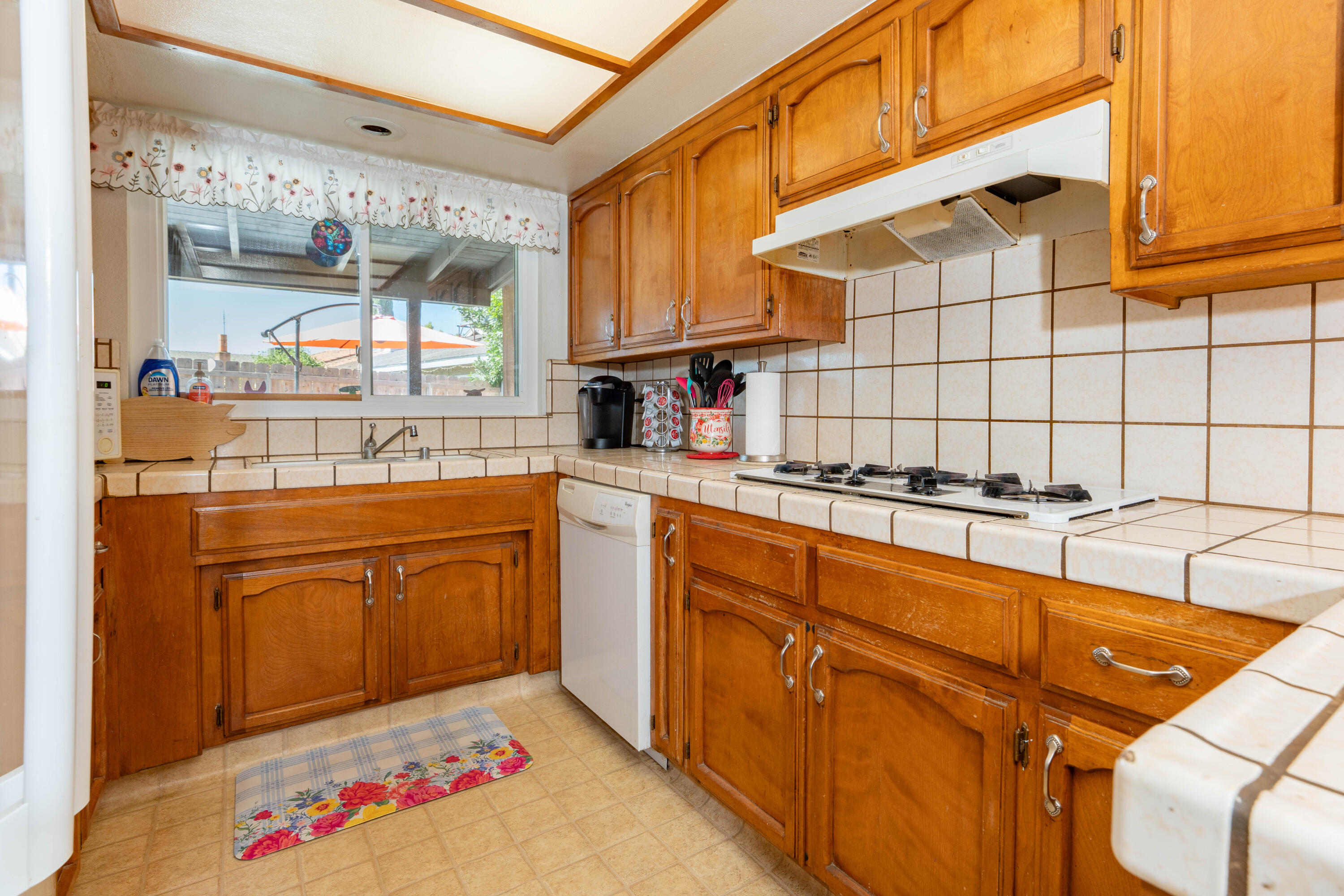 1681 W Wall Ln, Porterville, CA 93257
