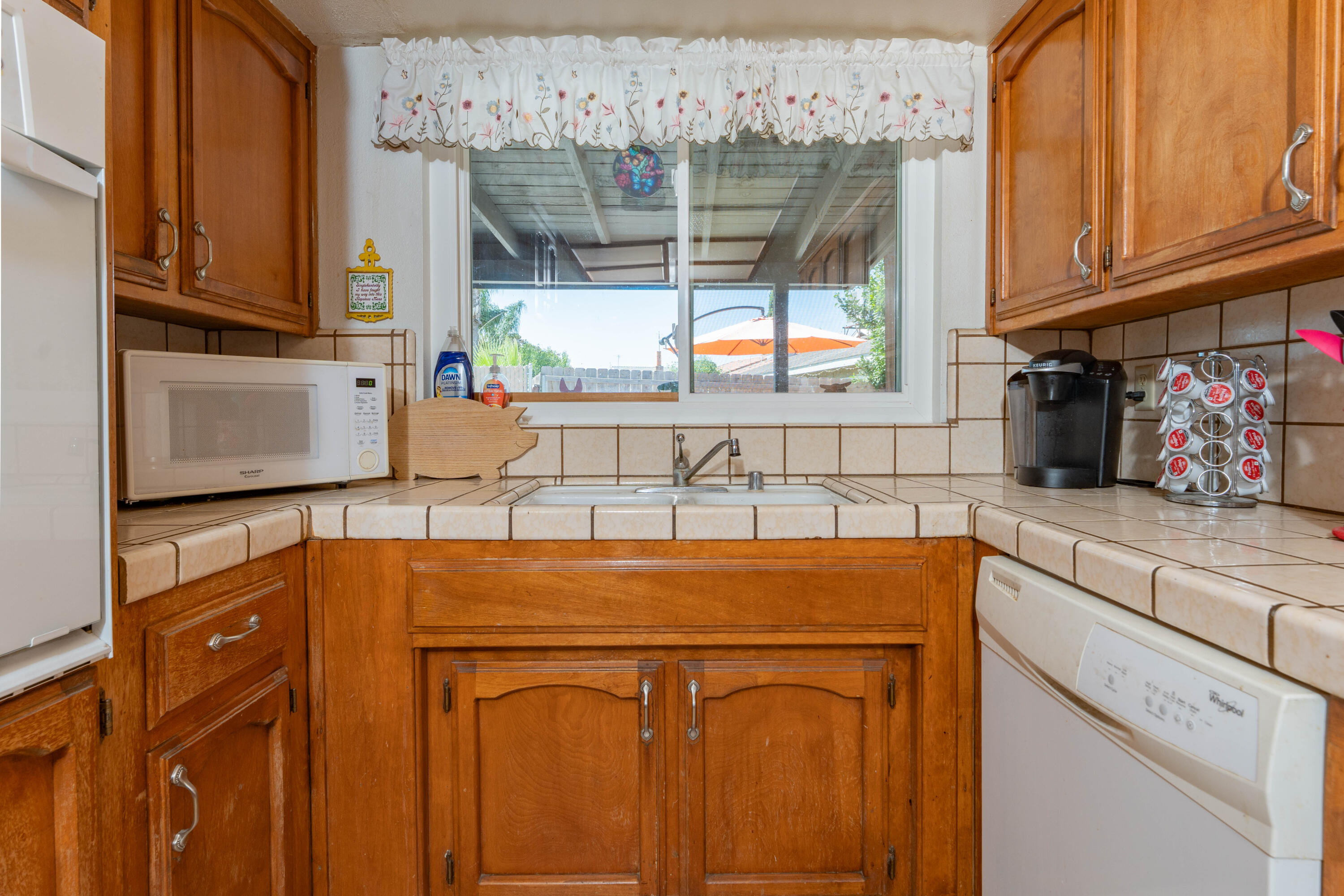 1681 W Wall Ln, Porterville, CA 93257