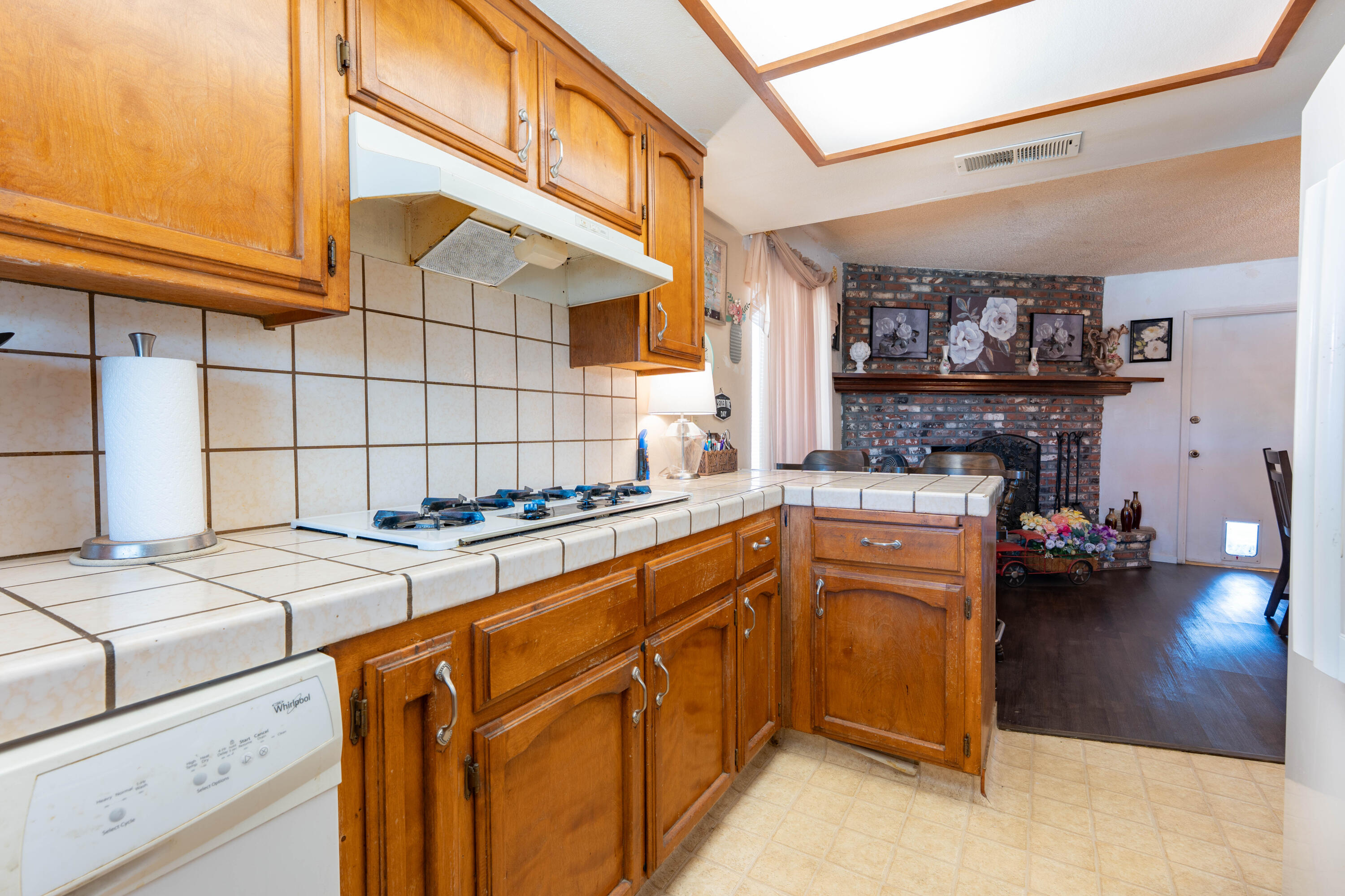 1681 W Wall Ln, Porterville, CA 93257