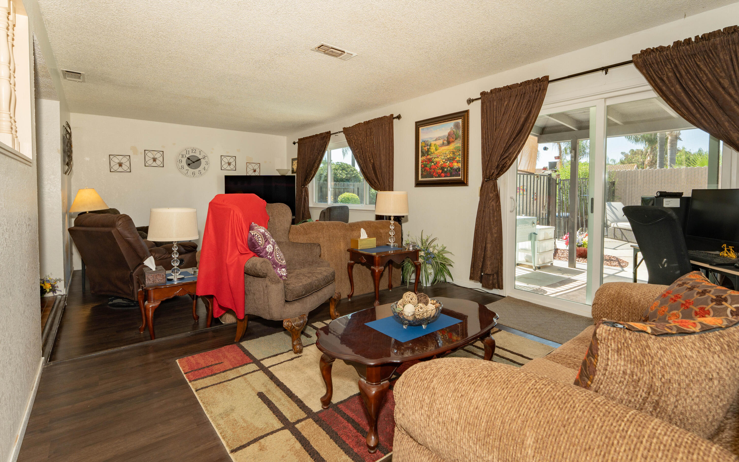 1681 W Wall Ln, Porterville, CA 93257