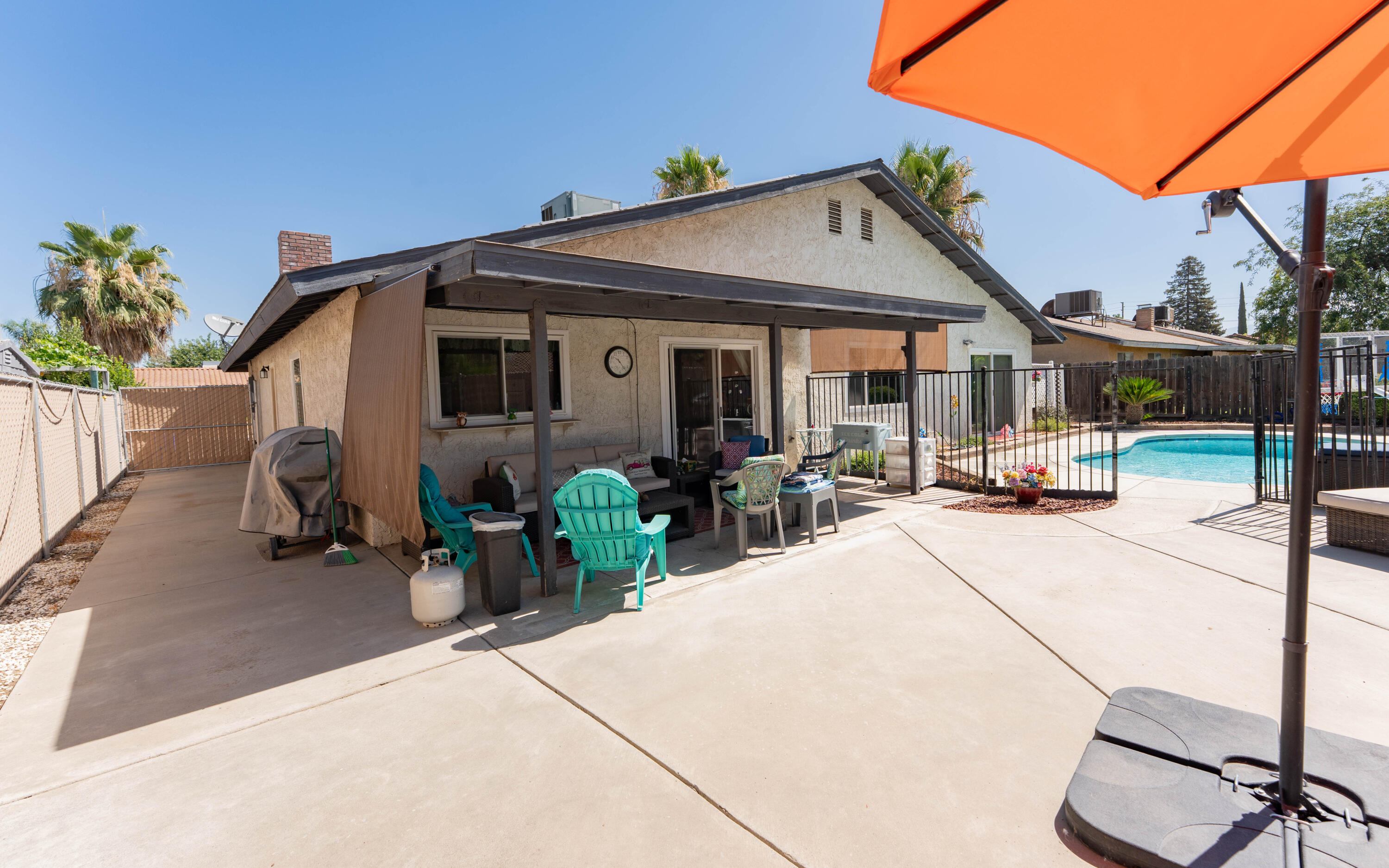 1681 W Wall Ln, Porterville, CA 93257