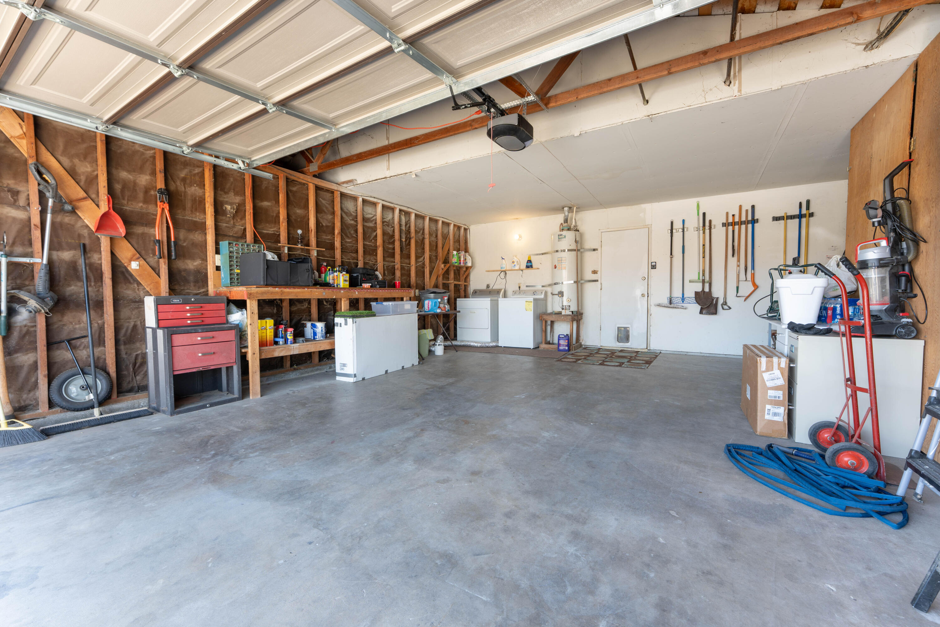 1681 W Wall Ln, Porterville, CA 93257
