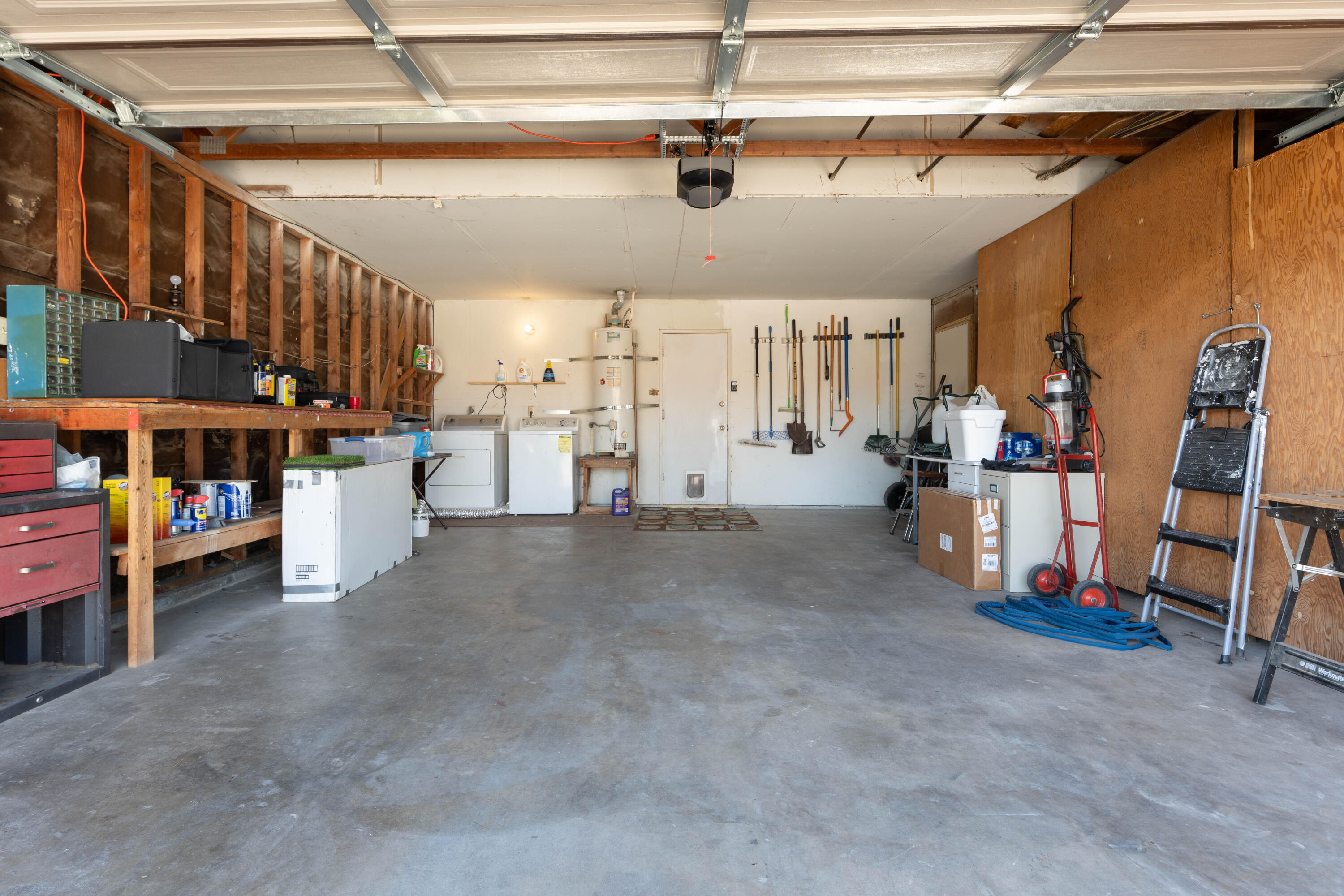 1681 W Wall Ln, Porterville, CA 93257