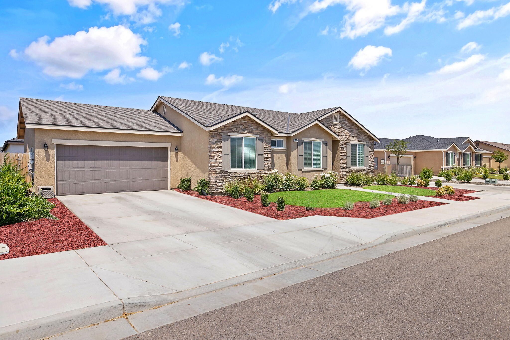 2080 Bolton Ave, Tulare, CA 93274