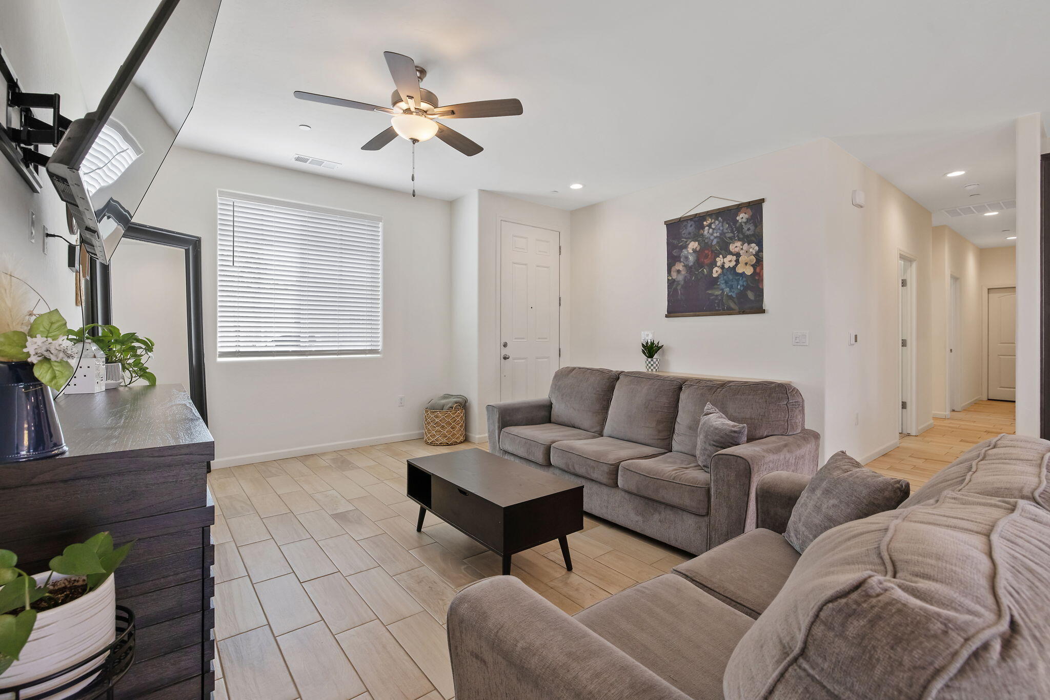 2080 Bolton Ave, Tulare, CA 93274