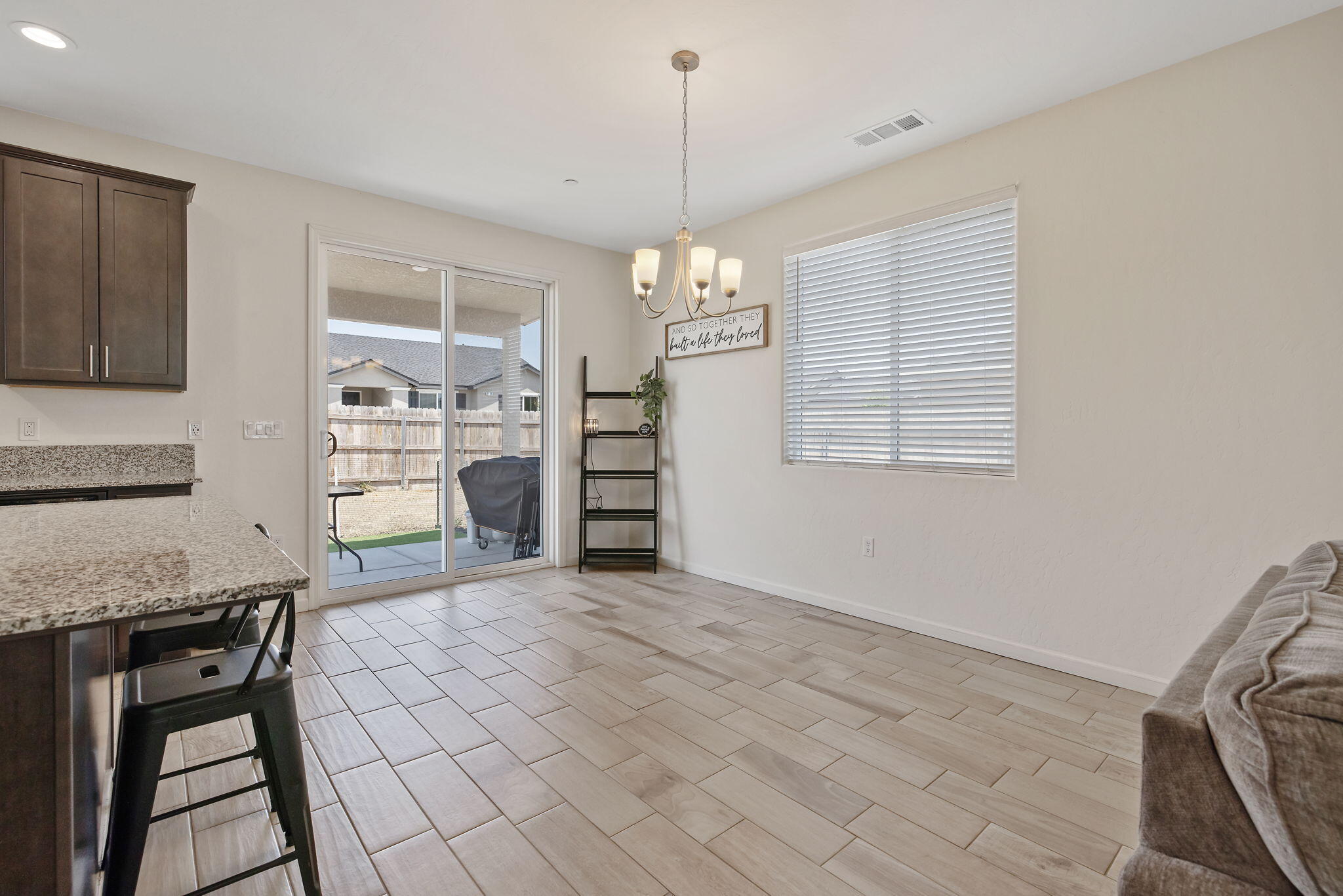 2080 Bolton Ave, Tulare, CA 93274