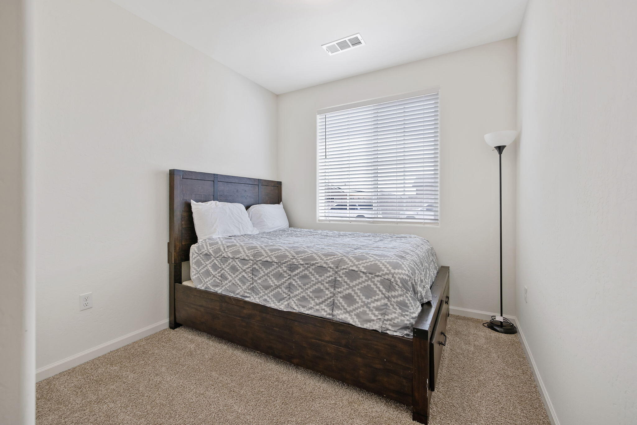 2080 Bolton Ave, Tulare, CA 93274