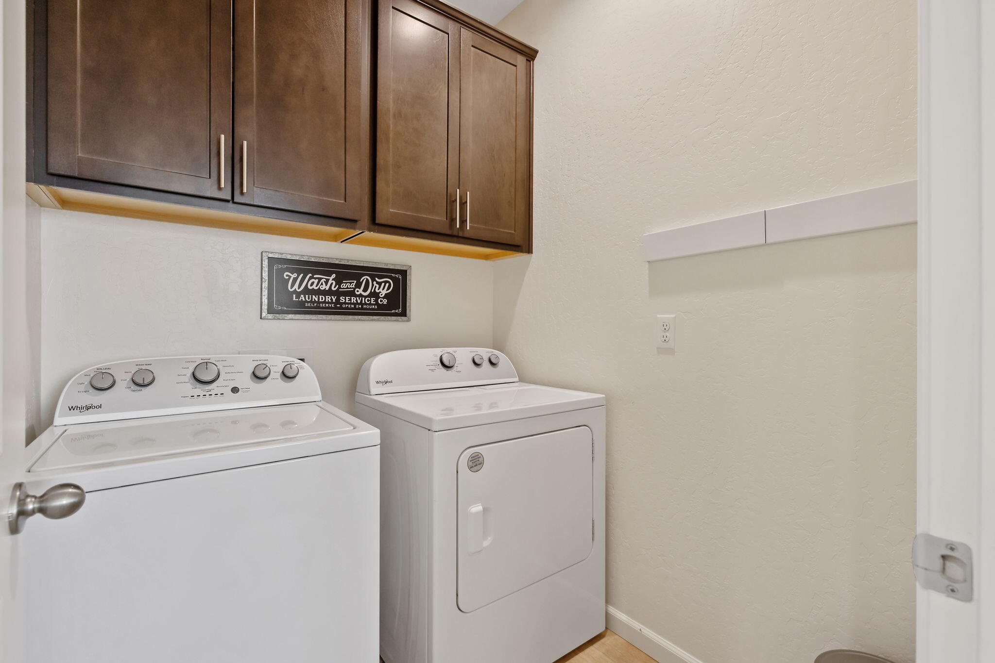 2080 Bolton Ave, Tulare, CA 93274